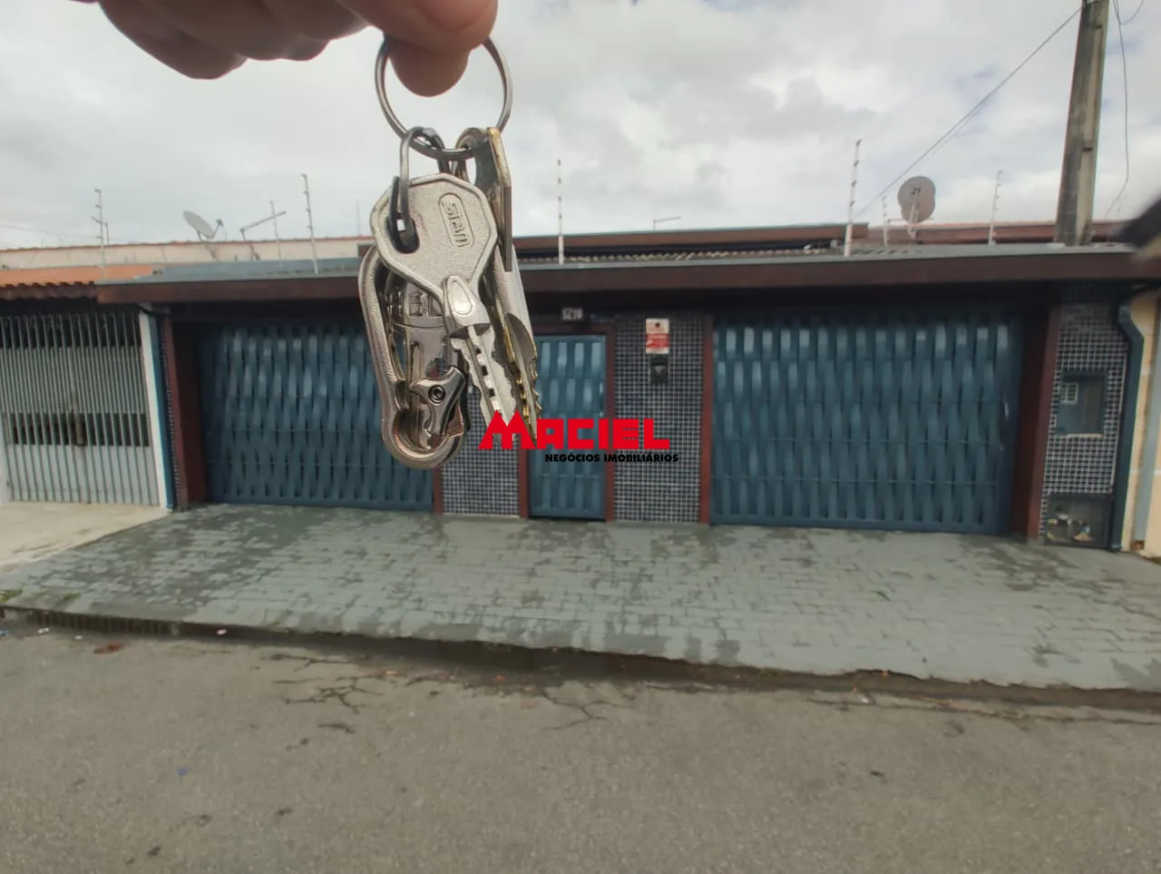 Alugar Casa / Padr&atilde;o em S&atilde;o Jos&eacute; dos Campos R$ 5.500,00 - Foto 1