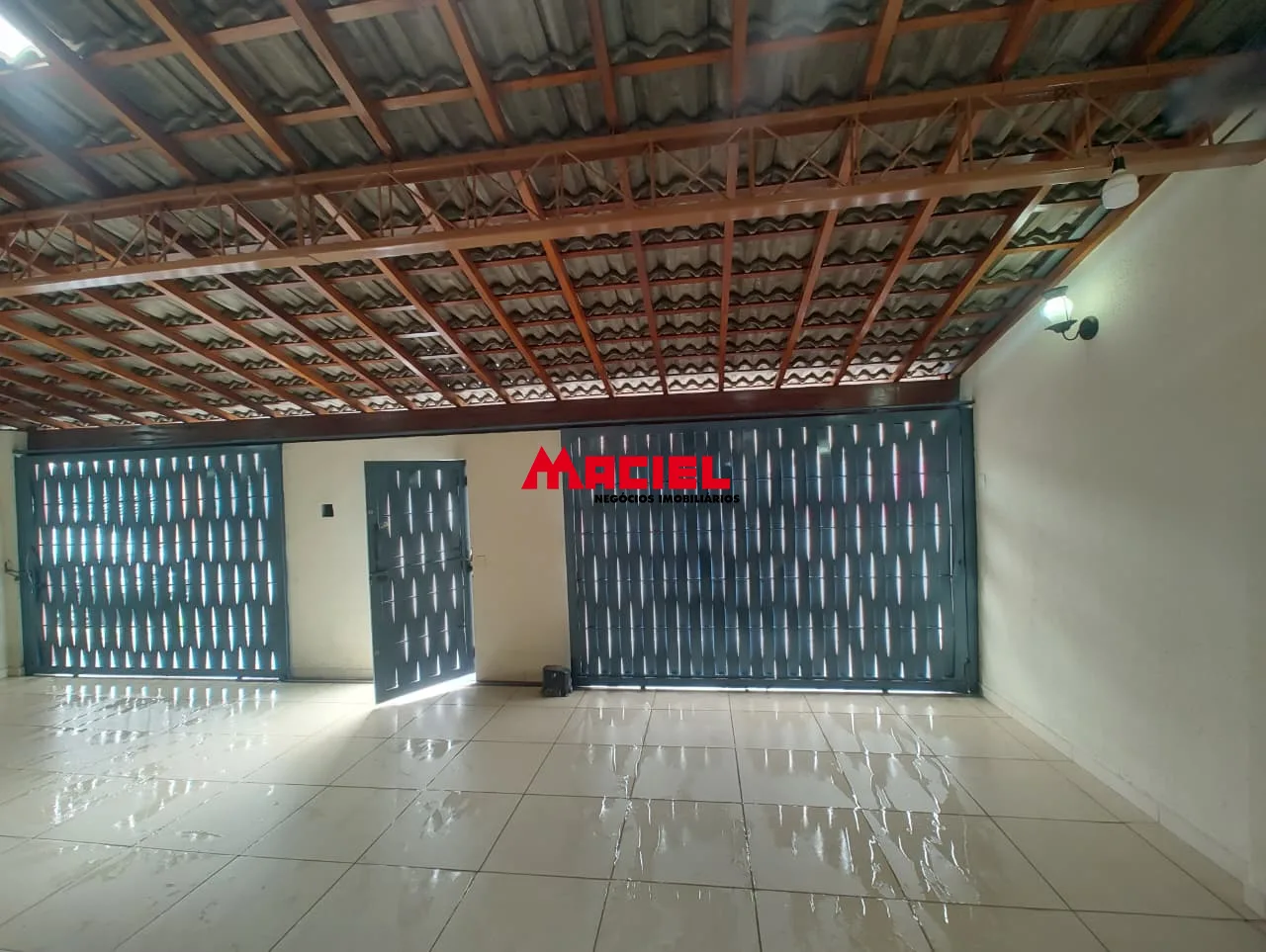 Alugar Casa / Padr&atilde;o em S&atilde;o Jos&eacute; dos Campos R$ 5.500,00 - Foto 2