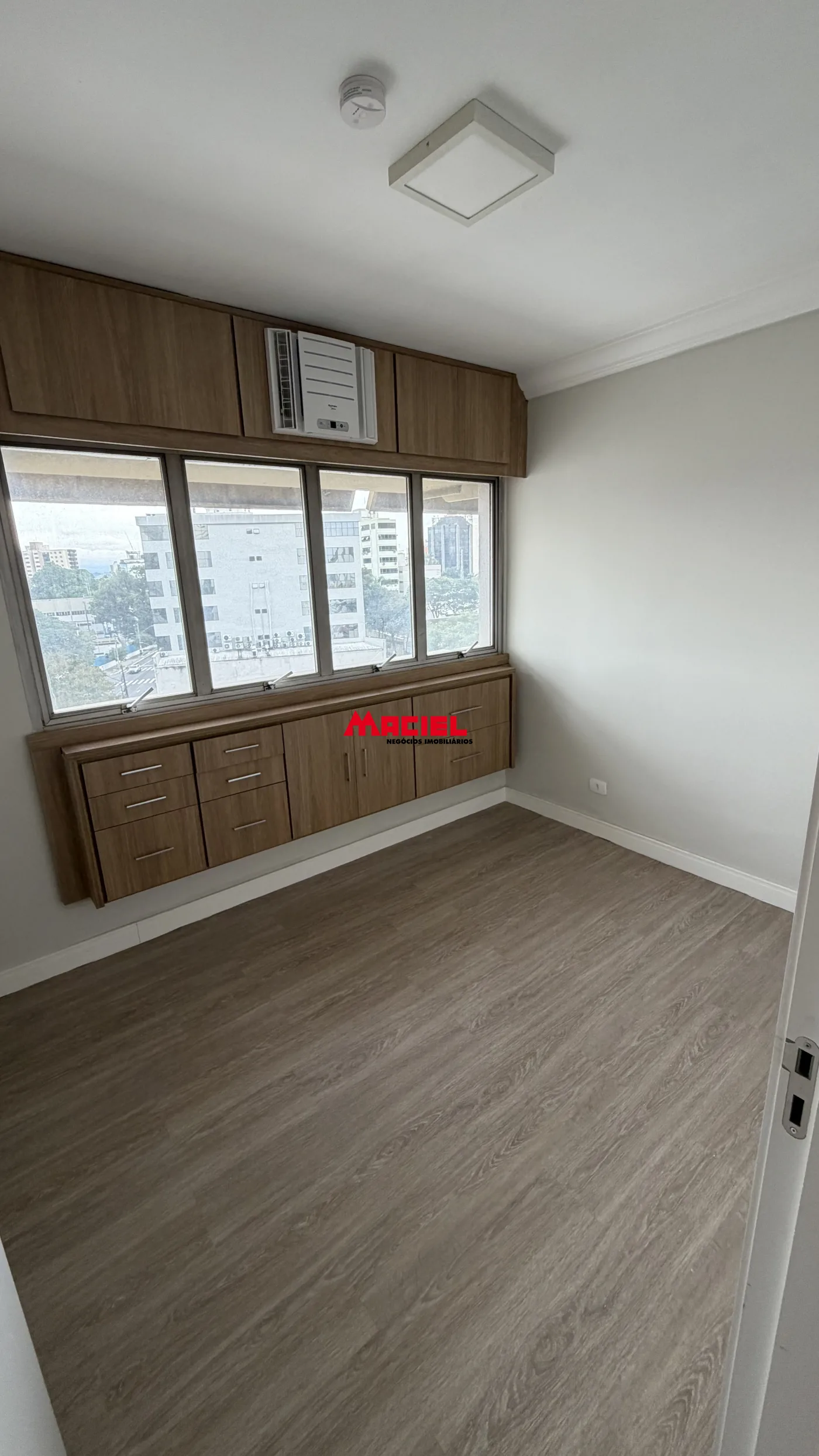 Alugar Comercial / Sala em Edif&iacute;cioCondom&iacute;nio em S&atilde;o Jos&eacute; dos Campos R$ 2.200,00 - Foto 16