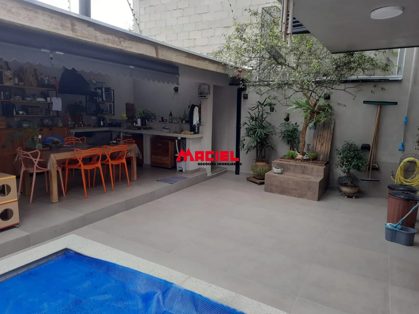Comprar Casa / Padr&atilde;o em Ca&ccedil;apava R$ 798.000,00 - Foto 2