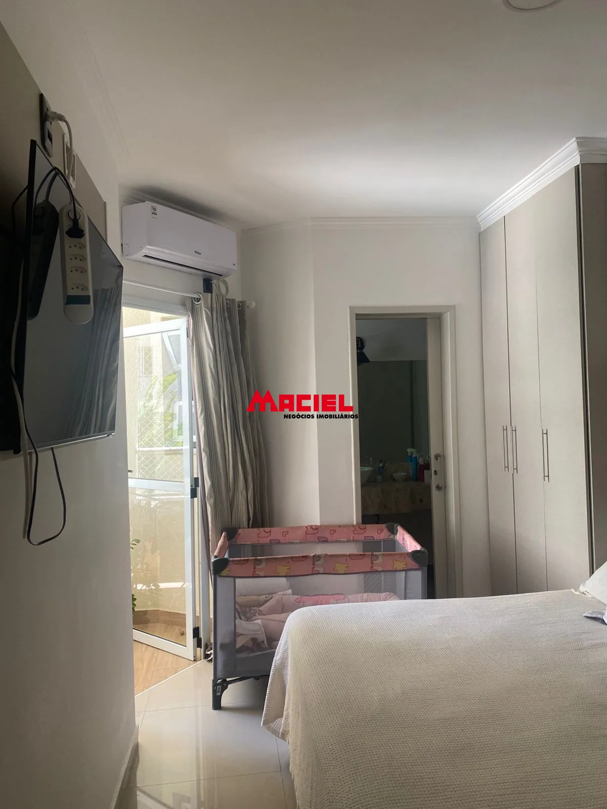 Alugar Apartamento / Padr&atilde;o em S&atilde;o Jos&eacute; dos Campos R$ 3.500,00 - Foto 3