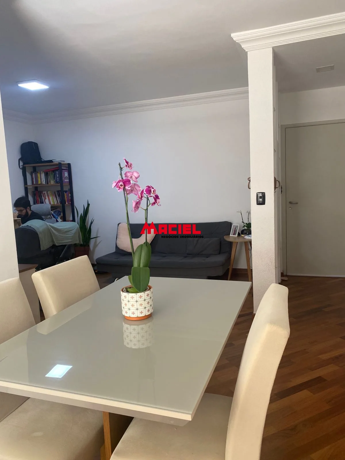 Alugar Apartamento / Padr&atilde;o em S&atilde;o Jos&eacute; dos Campos R$ 3.500,00 - Foto 4