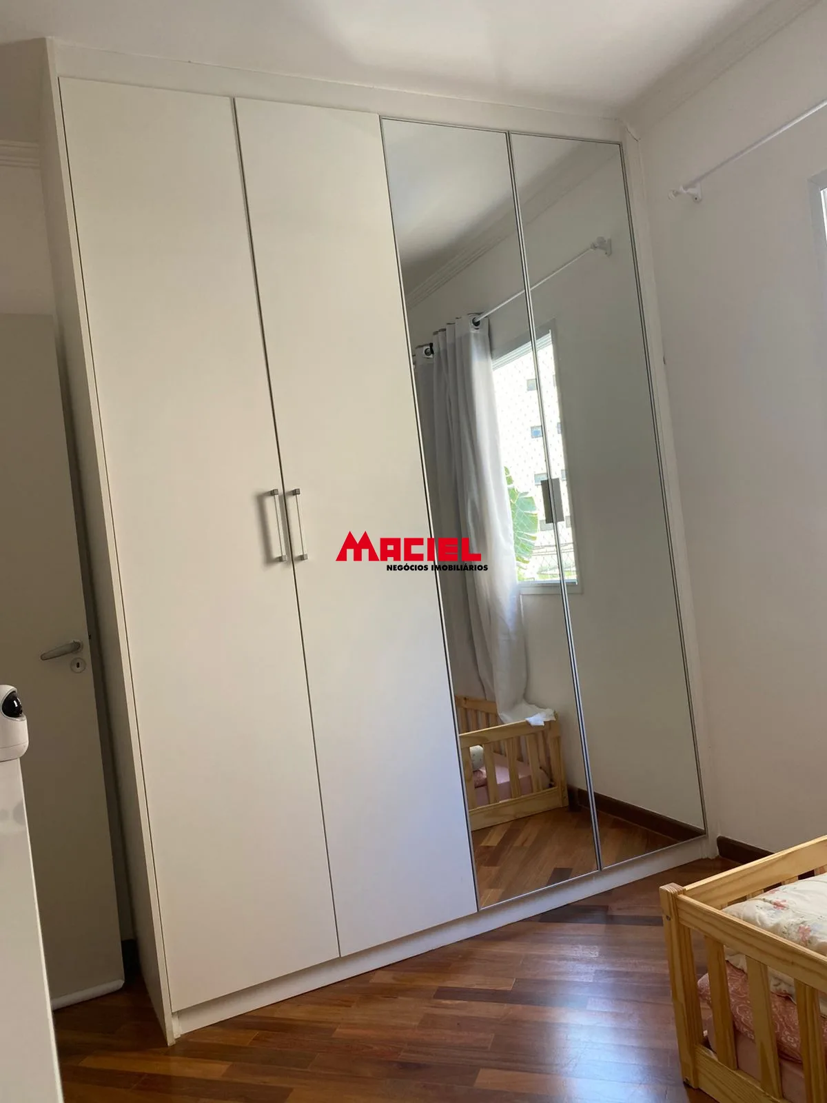 Alugar Apartamento / Padr&atilde;o em S&atilde;o Jos&eacute; dos Campos R$ 3.500,00 - Foto 14