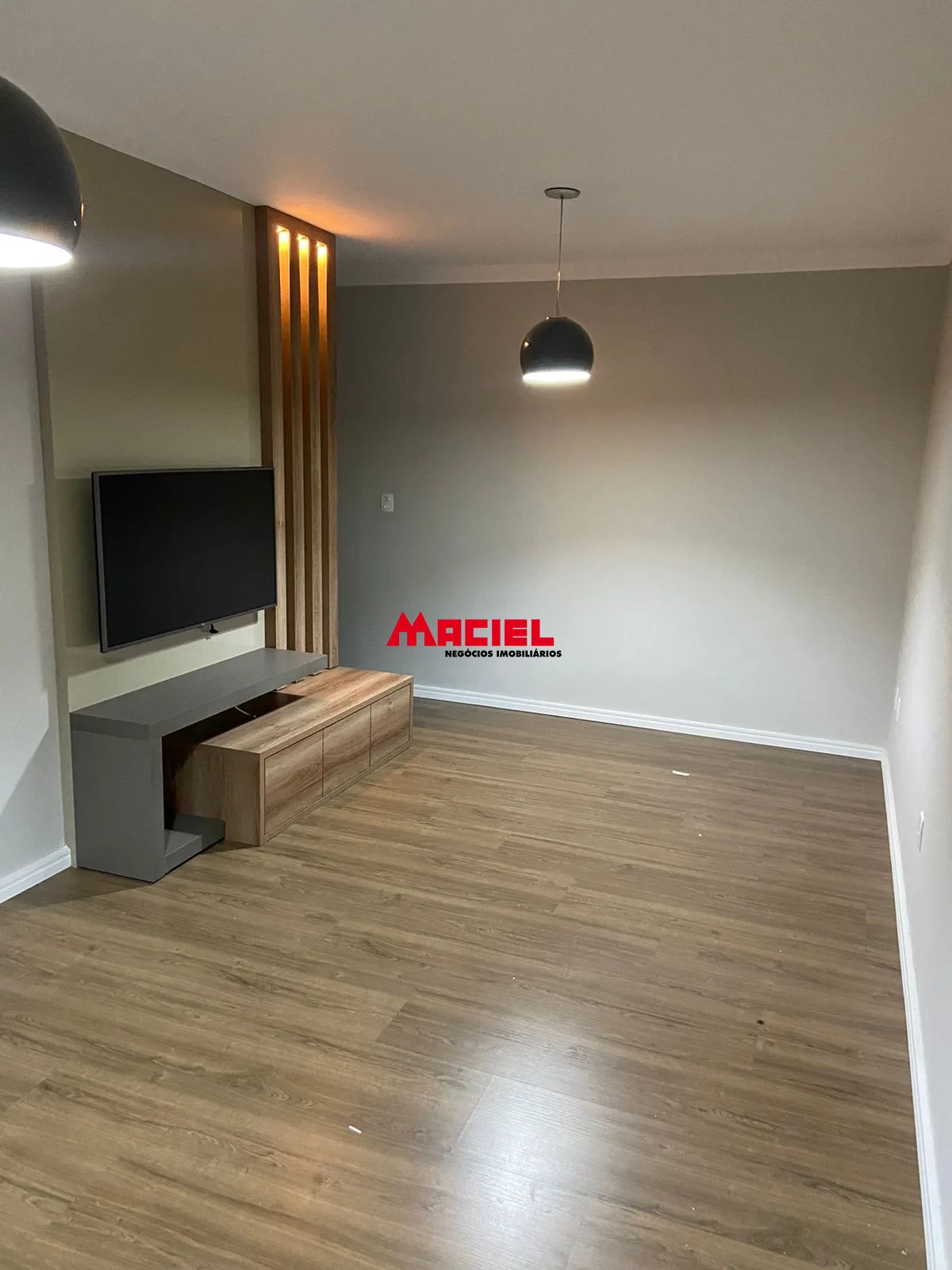 Alugar Apartamento / Padr&atilde;o em S&atilde;o Jos&eacute; dos Campos R$ 3.400,00 - Foto 1