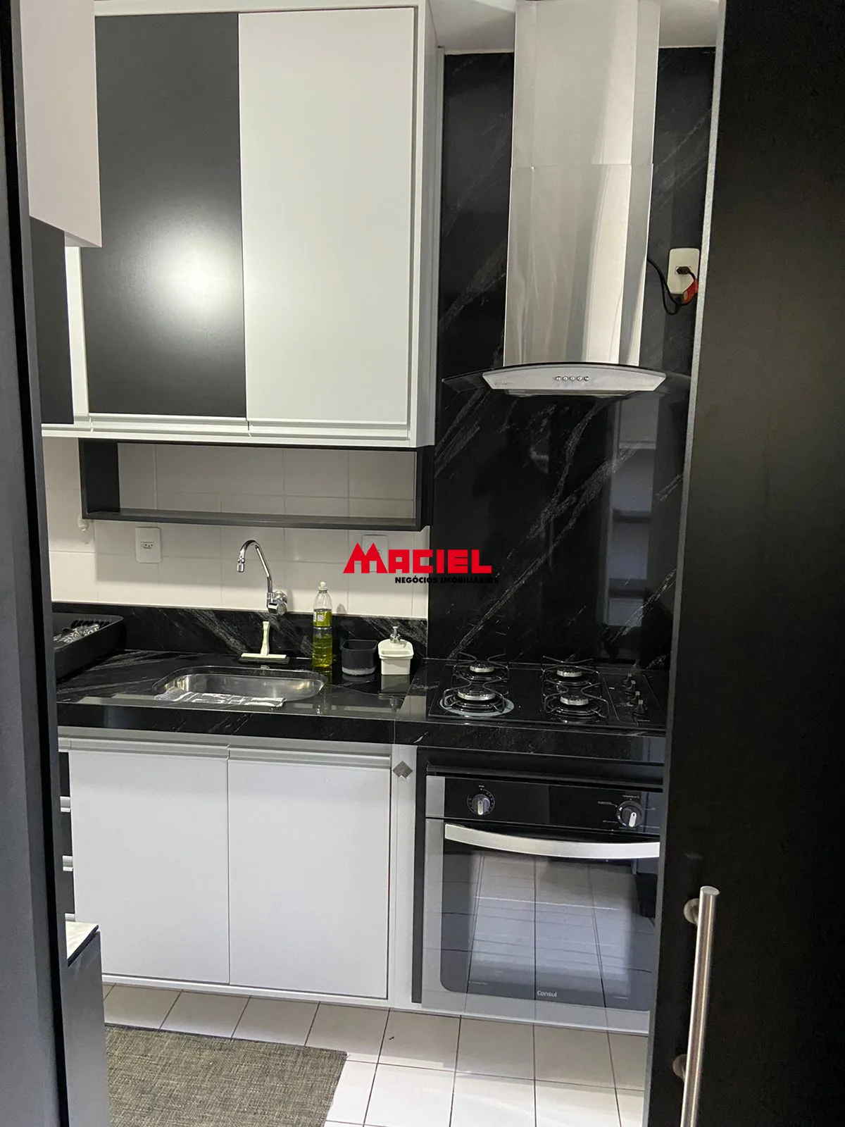 Alugar Apartamento / Padr&atilde;o em S&atilde;o Jos&eacute; dos Campos R$ 3.400,00 - Foto 4