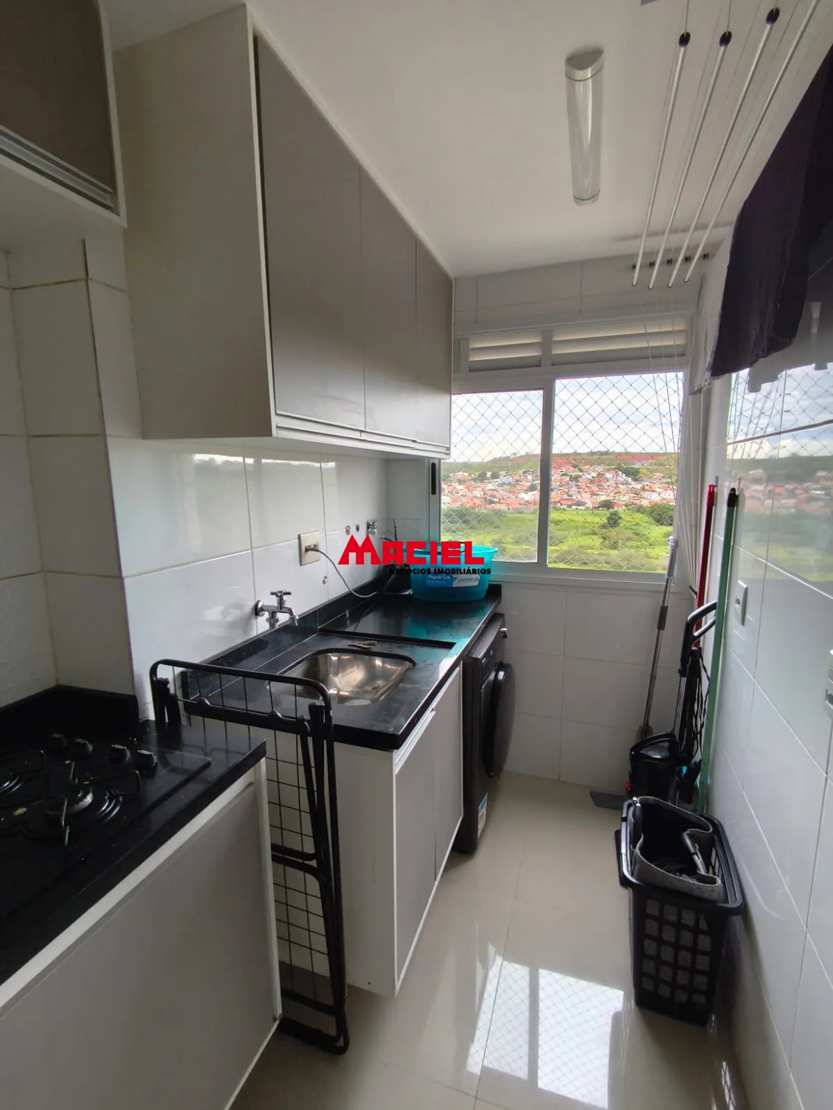 Alugar Apartamento / Padr&atilde;o em S&atilde;o Jos&eacute; dos Campos R$ 2.500,00 - Foto 3