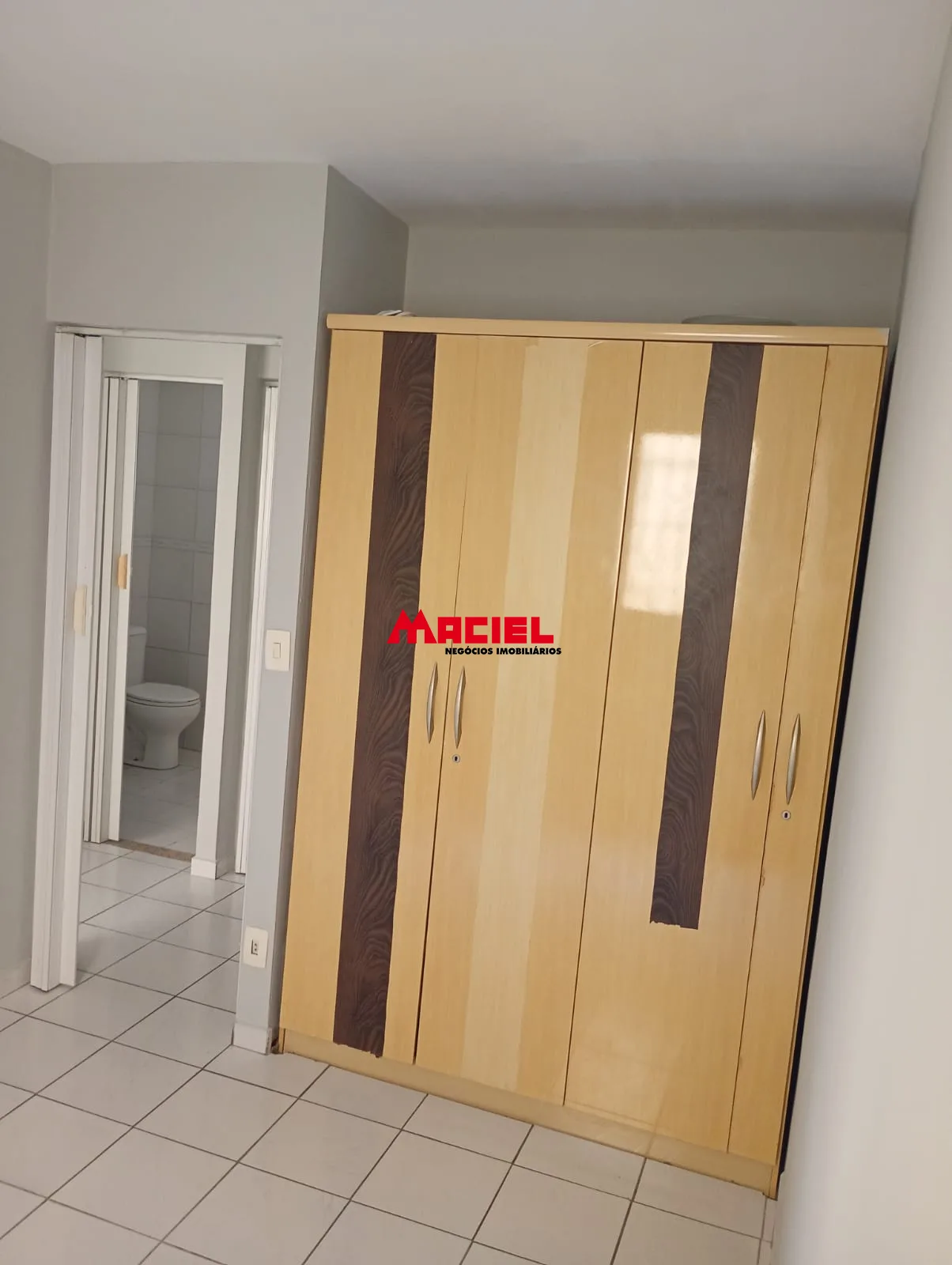 Alugar Apartamento / Padr&atilde;o em S&atilde;o Jos&eacute; dos Campos R$ 1.700,00 - Foto 10