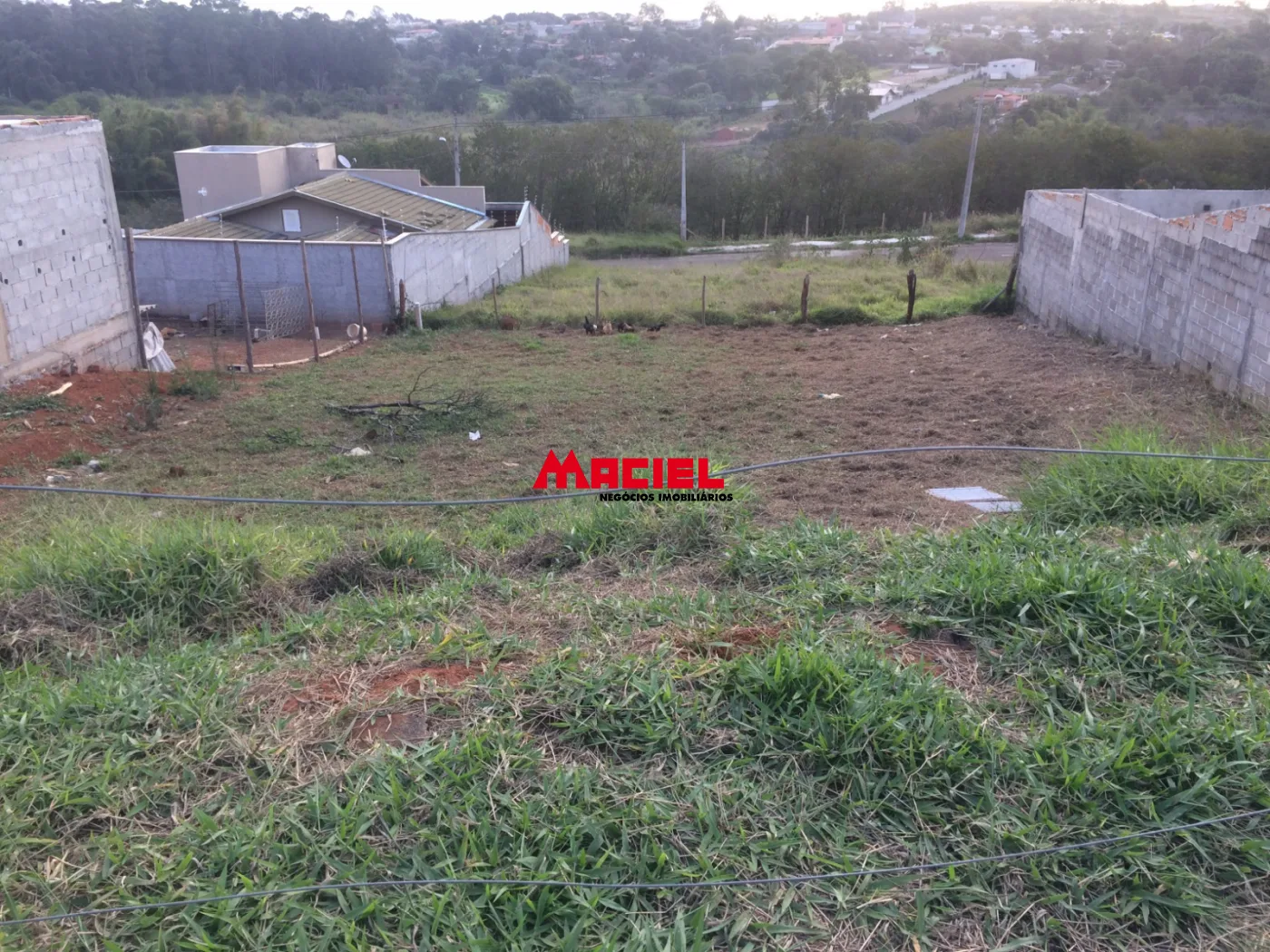Comprar Terreno / Padr&atilde;o em Taubat&eacute; R$ 130.000,00 - Foto 1