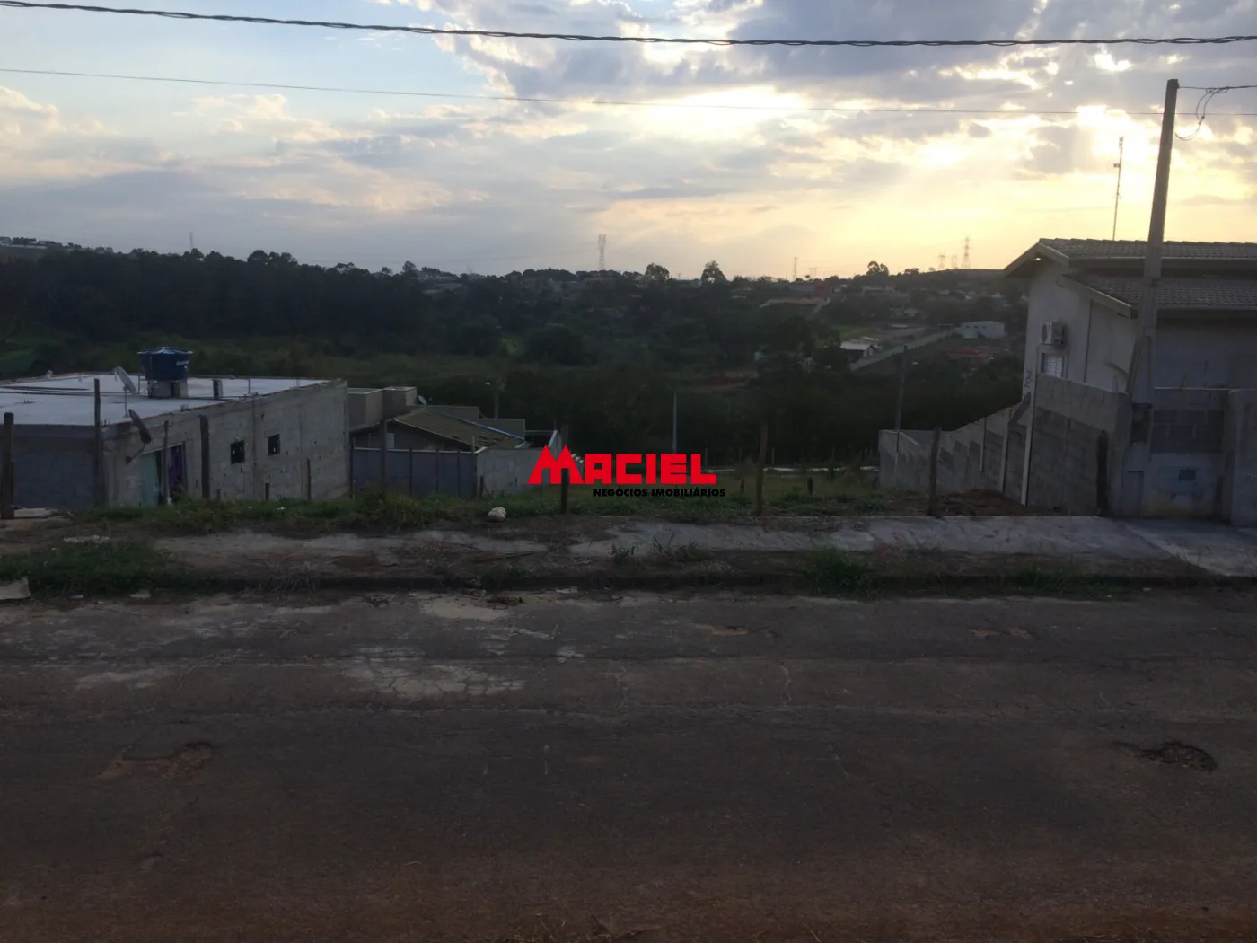 Comprar Terreno / Padr&atilde;o em Taubat&eacute; R$ 130.000,00 - Foto 8