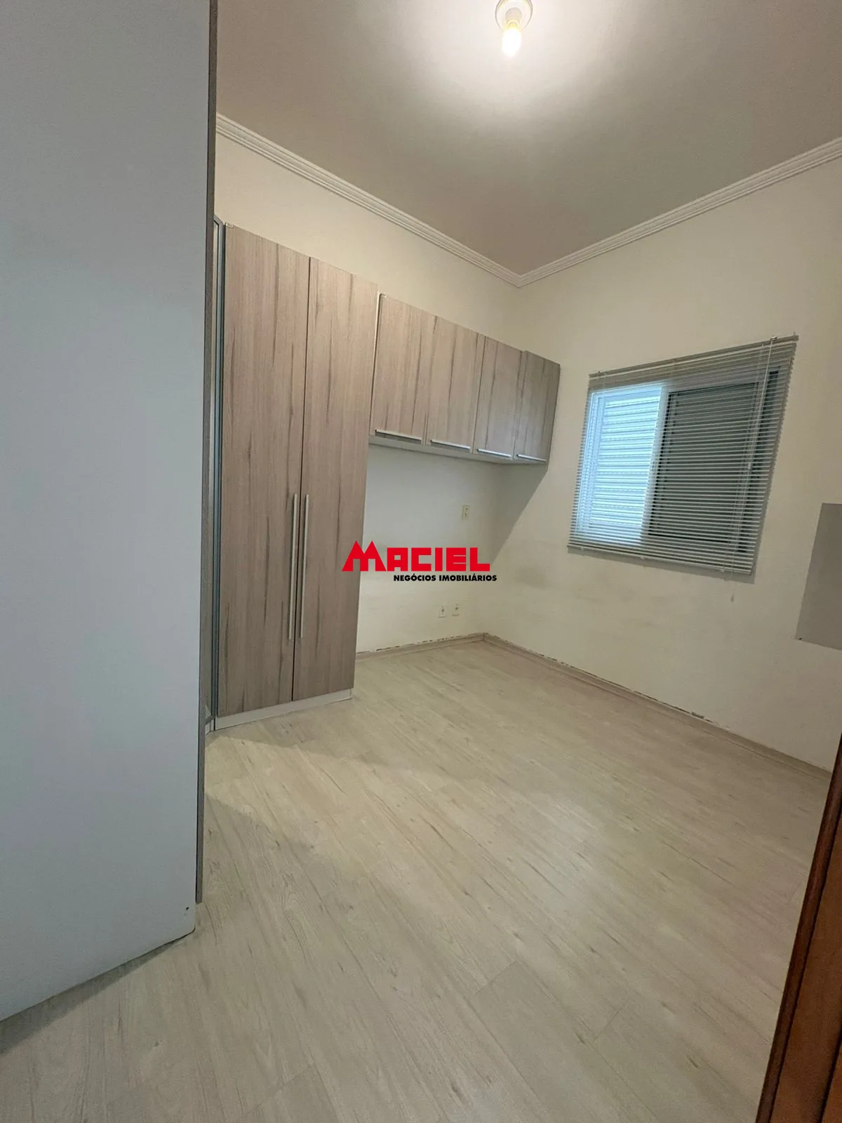 Alugar Apartamento / Padr&atilde;o em S&atilde;o Jos&eacute; dos Campos R$ 2.200,00 - Foto 9