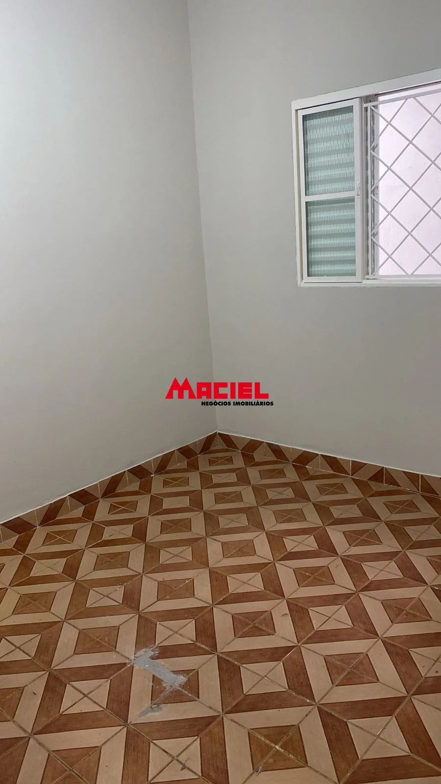 Alugar Casa / Padr&atilde;o em S&atilde;o Jos&eacute; dos Campos R$ 2.500,00 - Foto 3