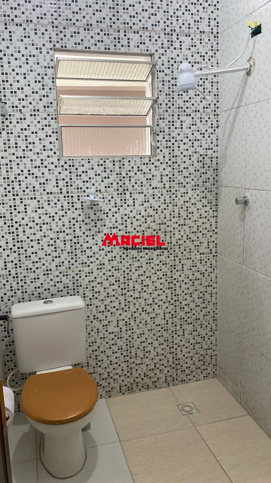 Alugar Casa / Padr&atilde;o em S&atilde;o Jos&eacute; dos Campos R$ 2.500,00 - Foto 4