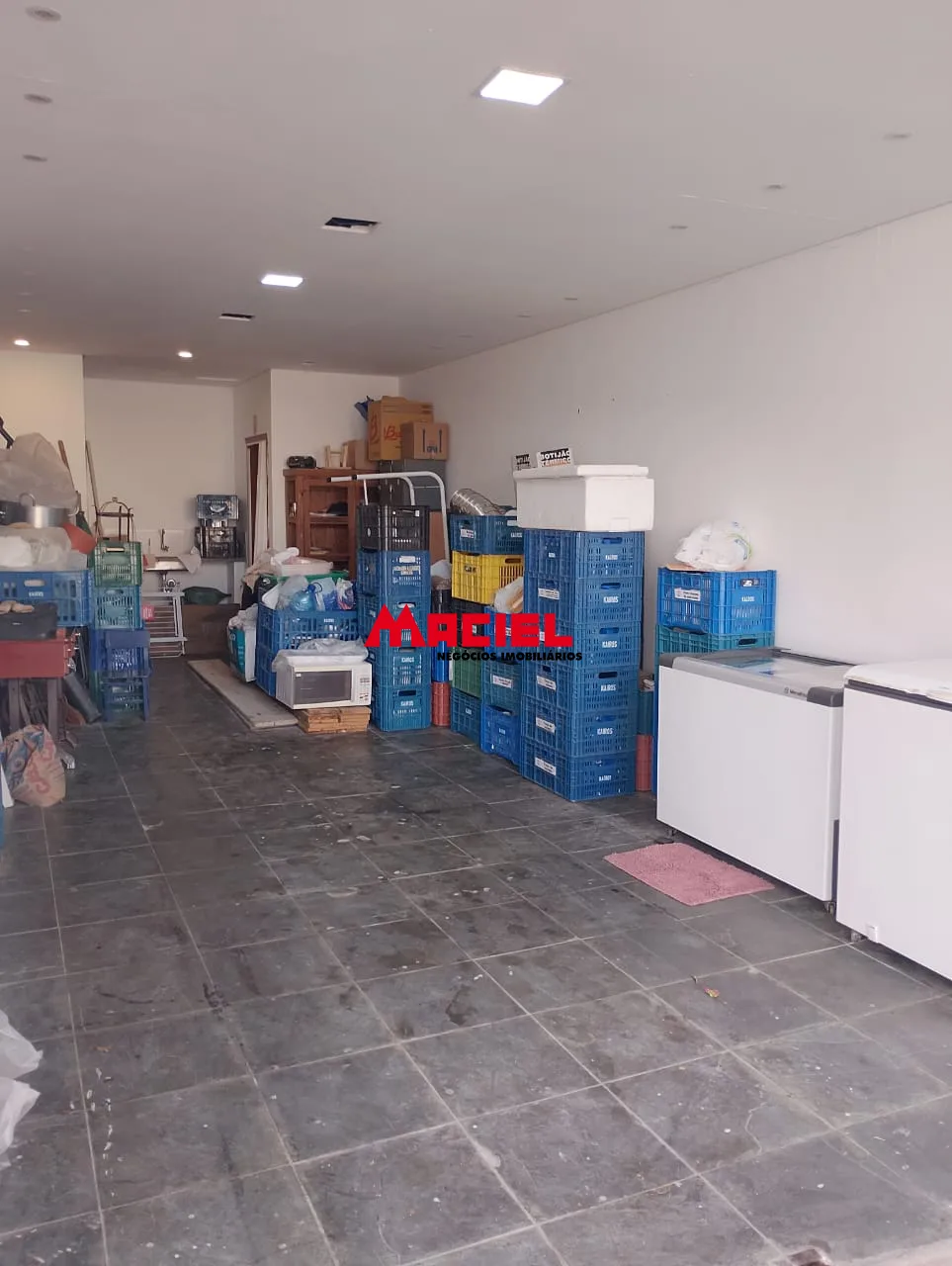 Alugar Comercial / Ponto Comercial em S&atilde;o Jos&eacute; dos Campos R$ 2.800,00 - Foto 3
