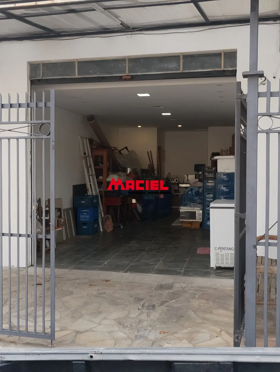 Alugar Comercial / Ponto Comercial em S&atilde;o Jos&eacute; dos Campos R$ 2.800,00 - Foto 4