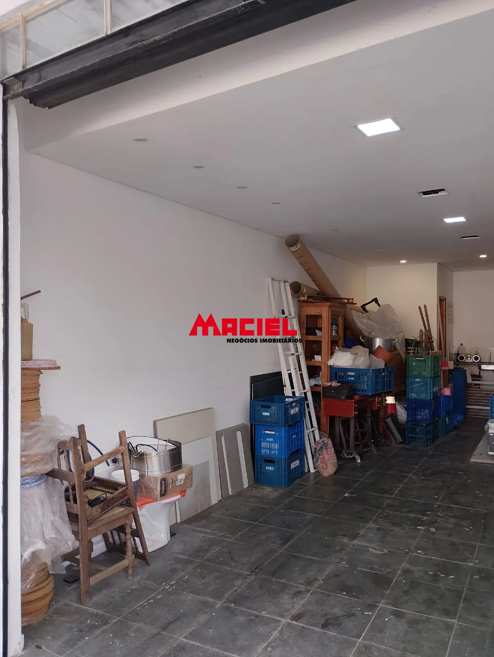 Alugar Comercial / Ponto Comercial em S&atilde;o Jos&eacute; dos Campos R$ 2.800,00 - Foto 5