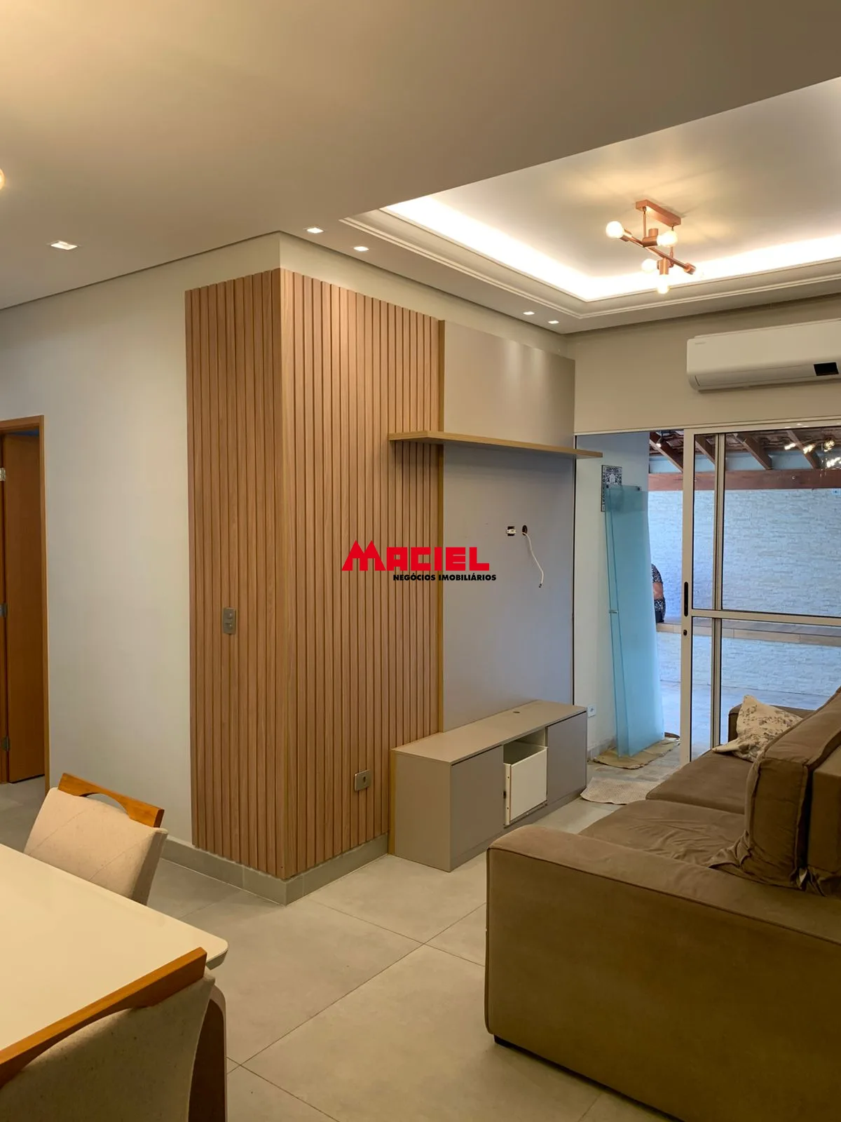 Alugar Apartamento / Padr&atilde;o em S&atilde;o Jos&eacute; dos Campos R$ 2.300,00 - Foto 4