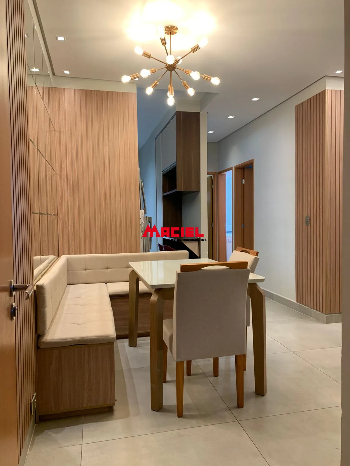 Alugar Apartamento / Padr&atilde;o em S&atilde;o Jos&eacute; dos Campos R$ 2.300,00 - Foto 2