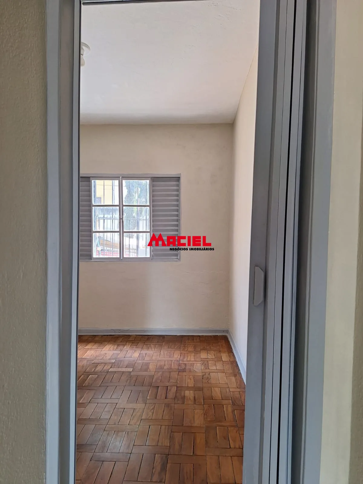 Alugar Casa / Padr&atilde;o em S&atilde;o Jos&eacute; dos Campos R$ 2.500,00 - Foto 2