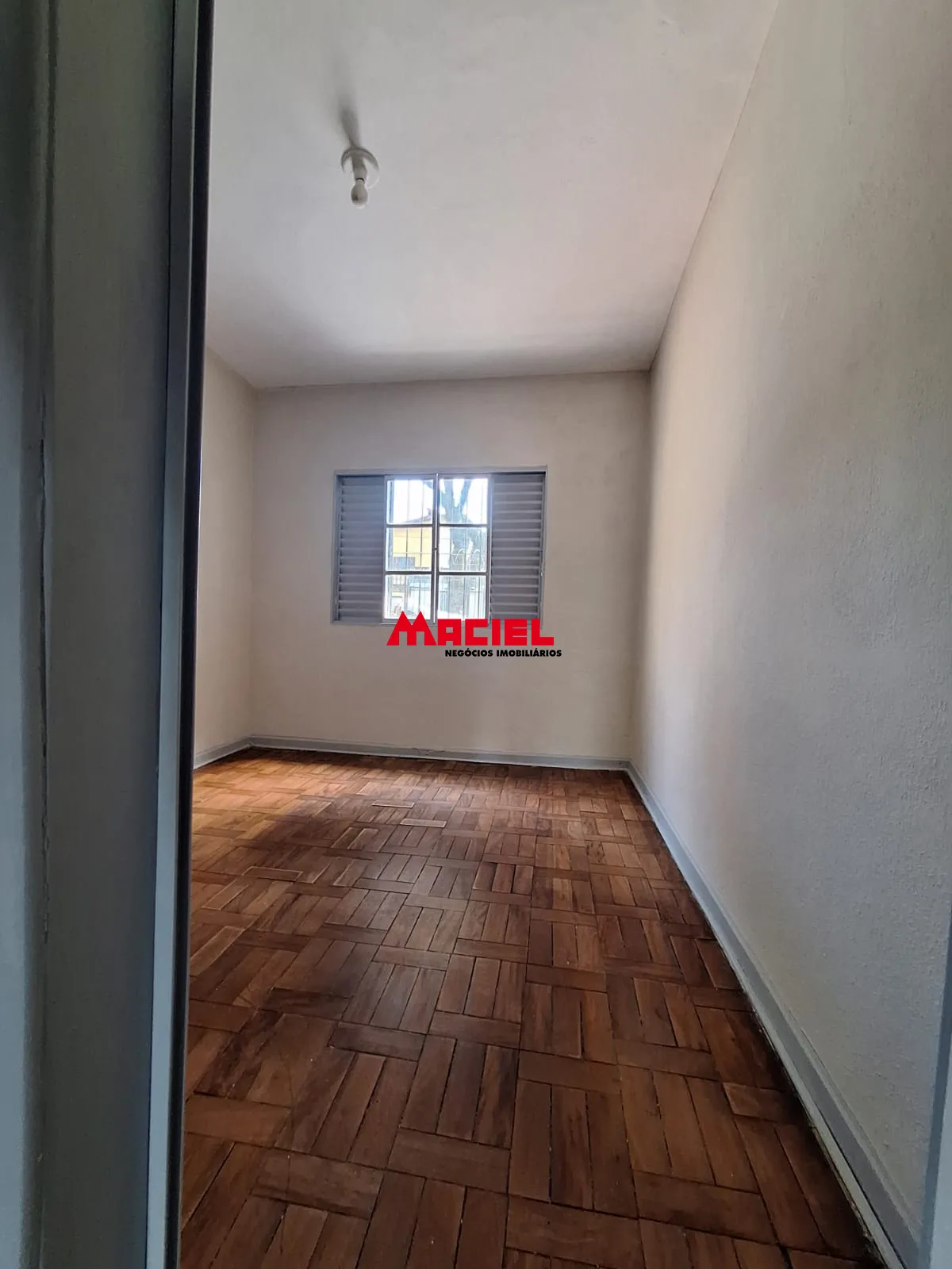 Alugar Casa / Padr&atilde;o em S&atilde;o Jos&eacute; dos Campos R$ 2.500,00 - Foto 3