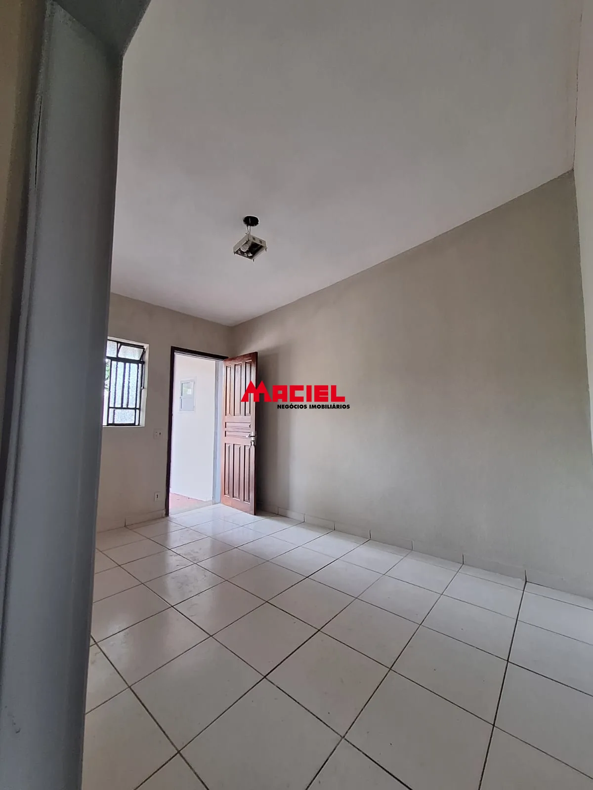 Alugar Casa / Padr&atilde;o em S&atilde;o Jos&eacute; dos Campos R$ 2.500,00 - Foto 4