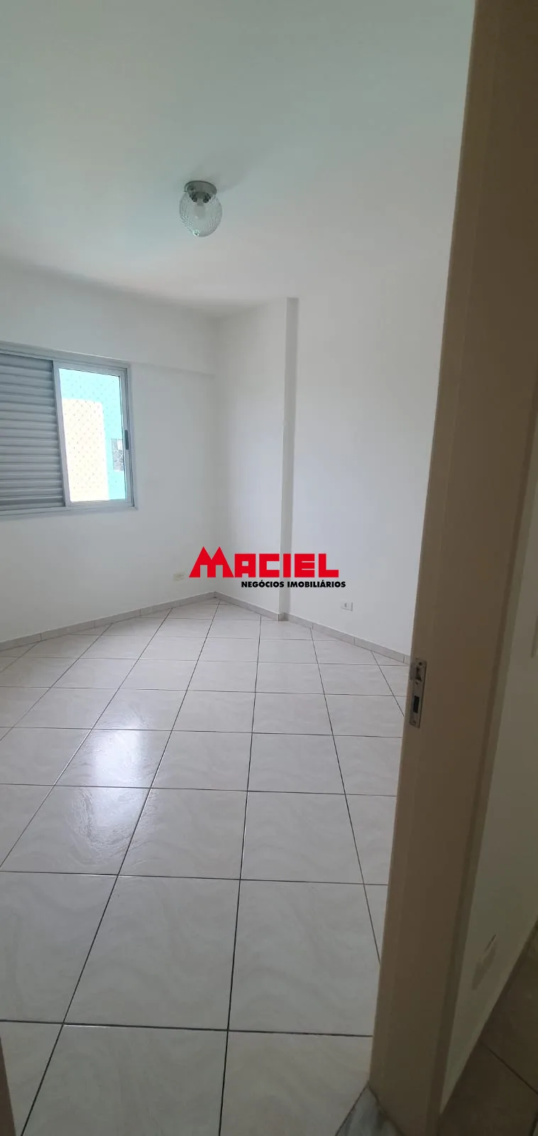 Alugar Apartamento / Padr&atilde;o em S&atilde;o Jos&eacute; dos Campos R$ 3.330,00 - Foto 1