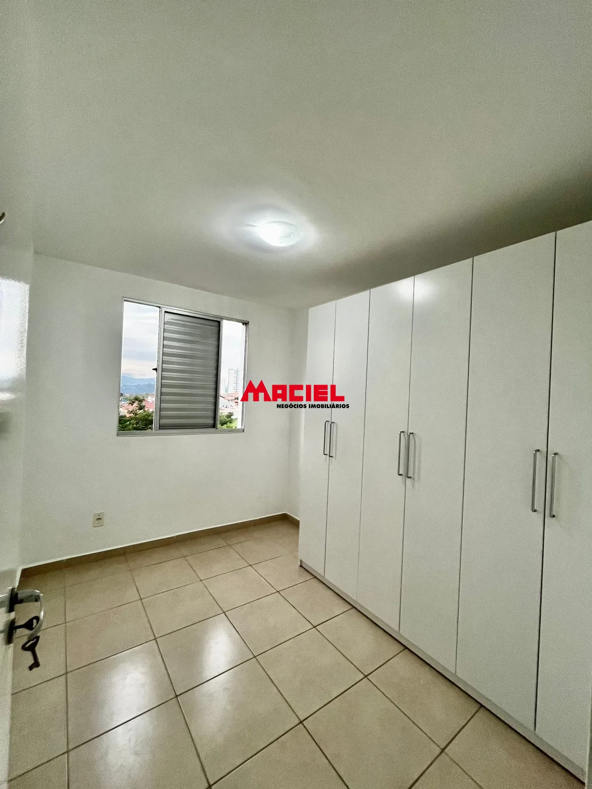 Alugar Apartamento / Padr&atilde;o em S&atilde;o Jos&eacute; dos Campos R$ 1.600,00 - Foto 1