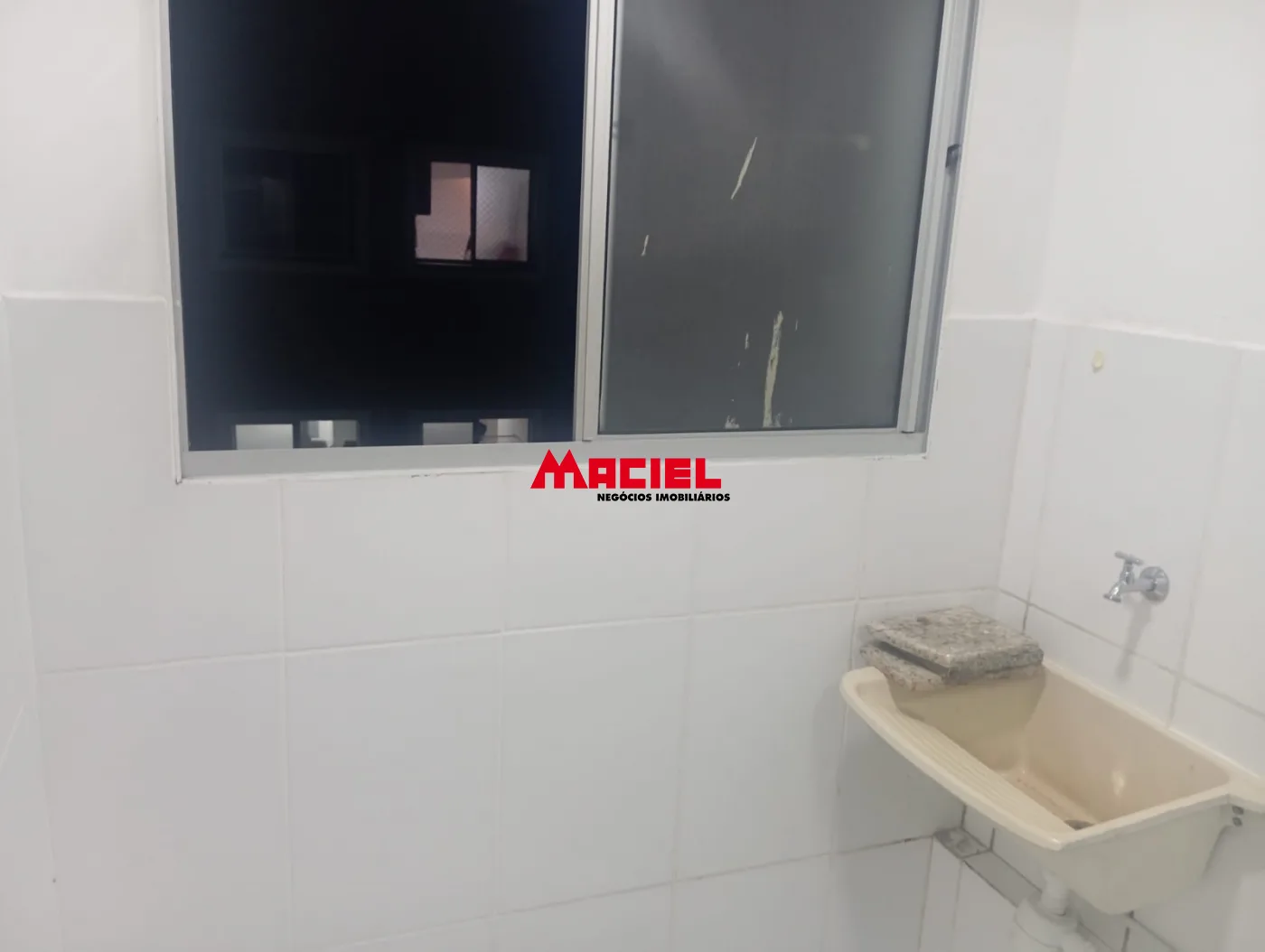 Alugar Apartamento / Padr&atilde;o em S&atilde;o Jos&eacute; dos Campos R$ 1.400,00 - Foto 3