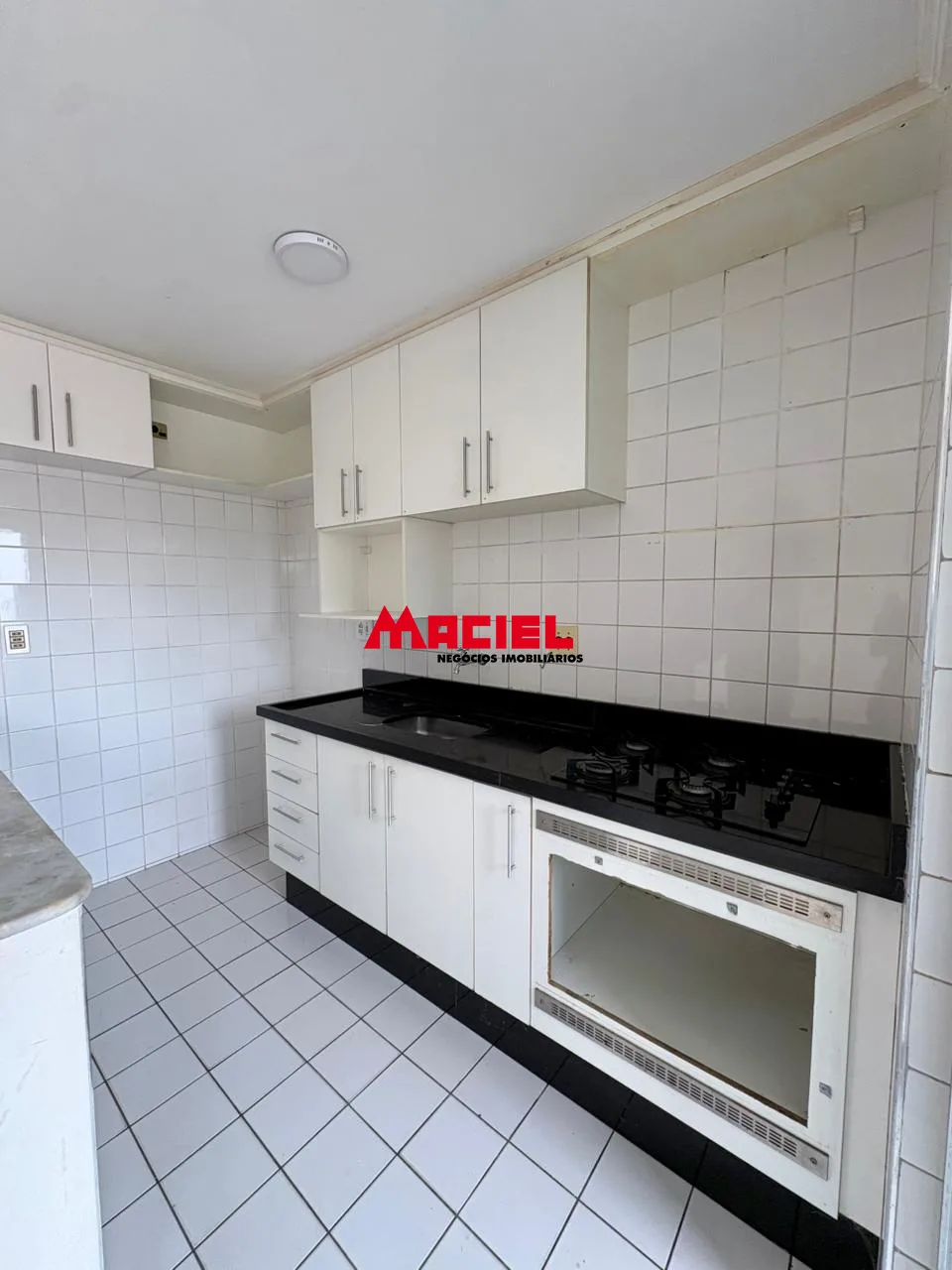 Alugar Apartamento / Padr&atilde;o em S&atilde;o Jos&eacute; dos Campos R$ 2.000,00 - Foto 4