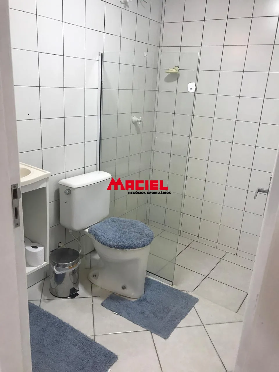 Alugar Apartamento / Mobiliado em S&atilde;o Jos&eacute; dos Campos R$ 1.600,00 - Foto 2