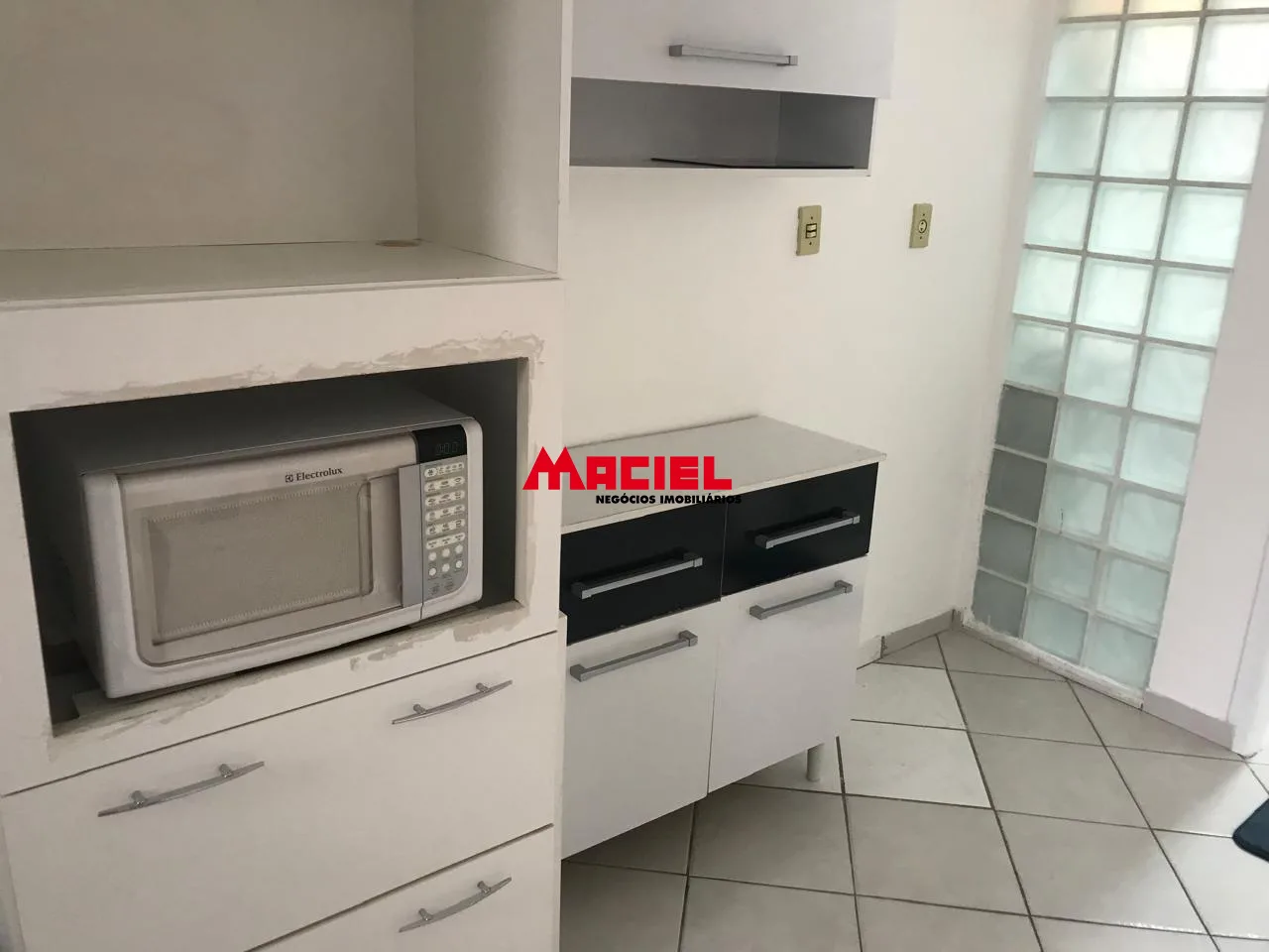 Alugar Apartamento / Mobiliado em S&atilde;o Jos&eacute; dos Campos R$ 1.600,00 - Foto 3