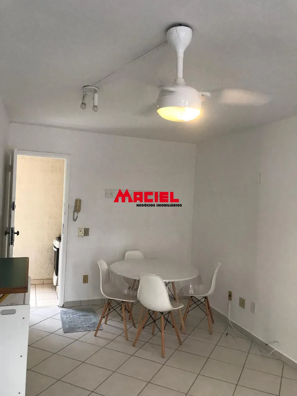 Alugar Apartamento / Mobiliado em S&atilde;o Jos&eacute; dos Campos R$ 1.600,00 - Foto 5