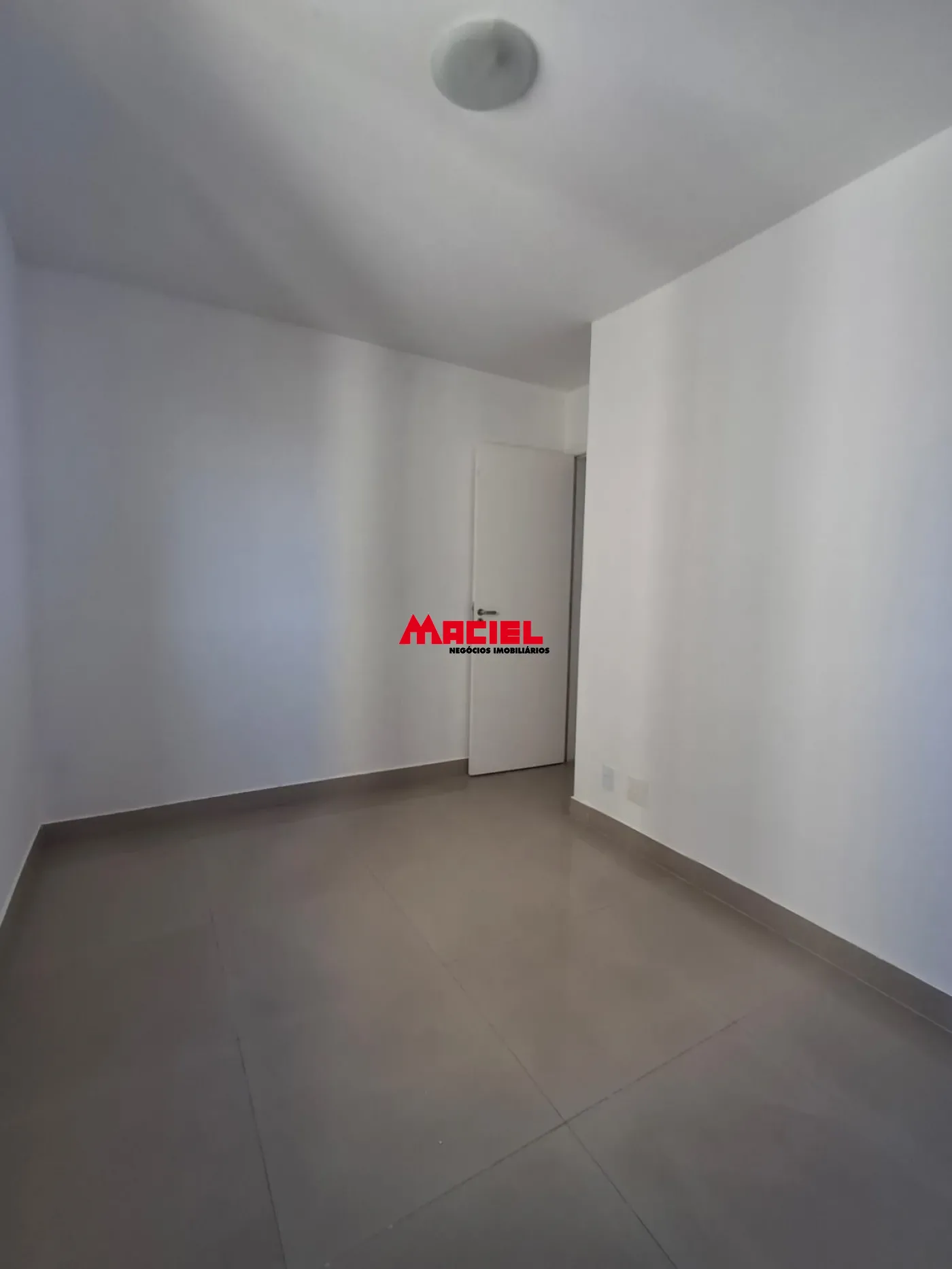 Alugar Apartamento / Padr&atilde;o em S&atilde;o Jos&eacute; dos Campos R$ 3.100,00 - Foto 8
