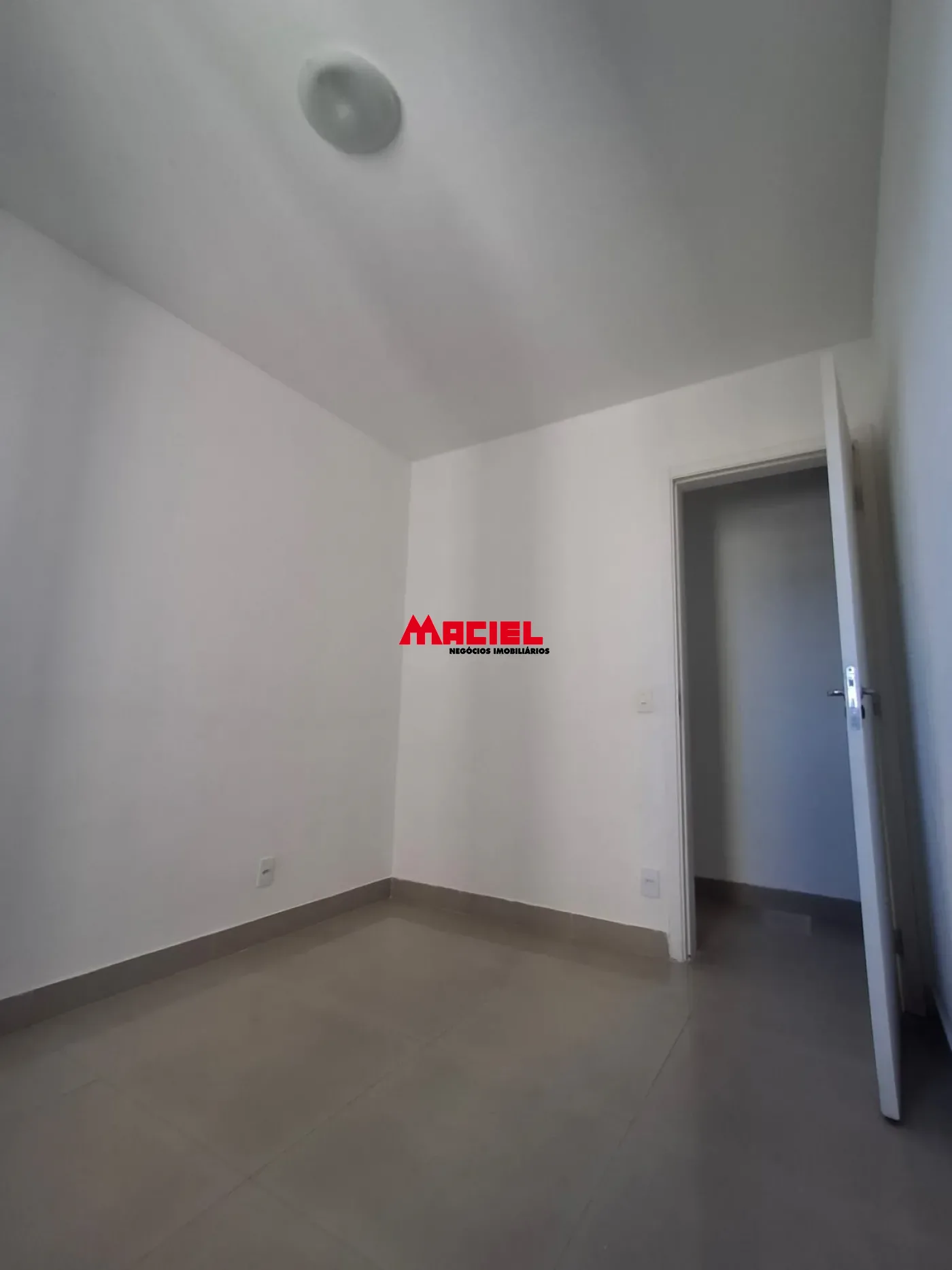 Alugar Apartamento / Padr&atilde;o em S&atilde;o Jos&eacute; dos Campos R$ 3.100,00 - Foto 11