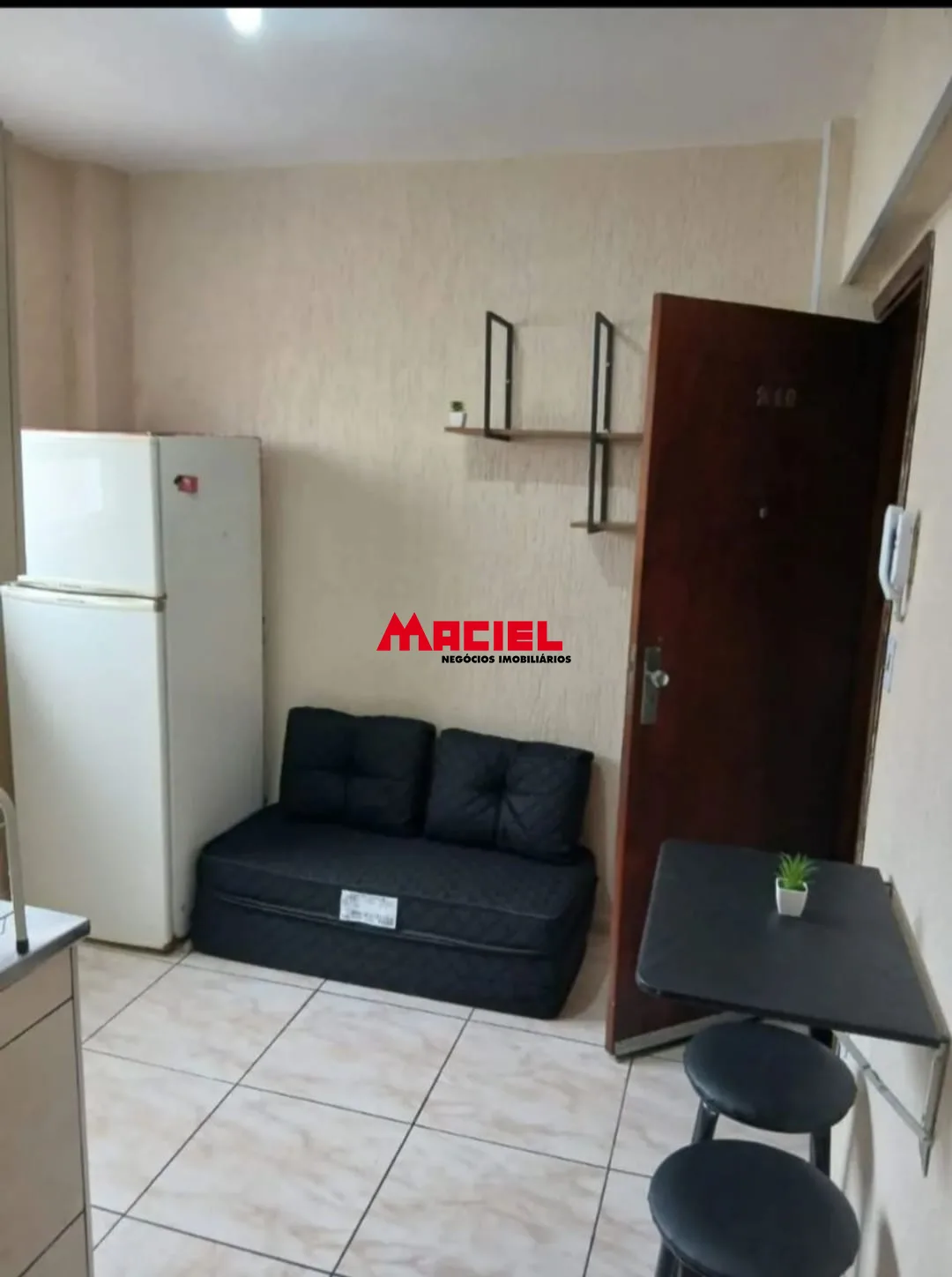 Comprar Apartamento / Padr&atilde;o em Caraguatatuba R$ 250.000,00 - Foto 1