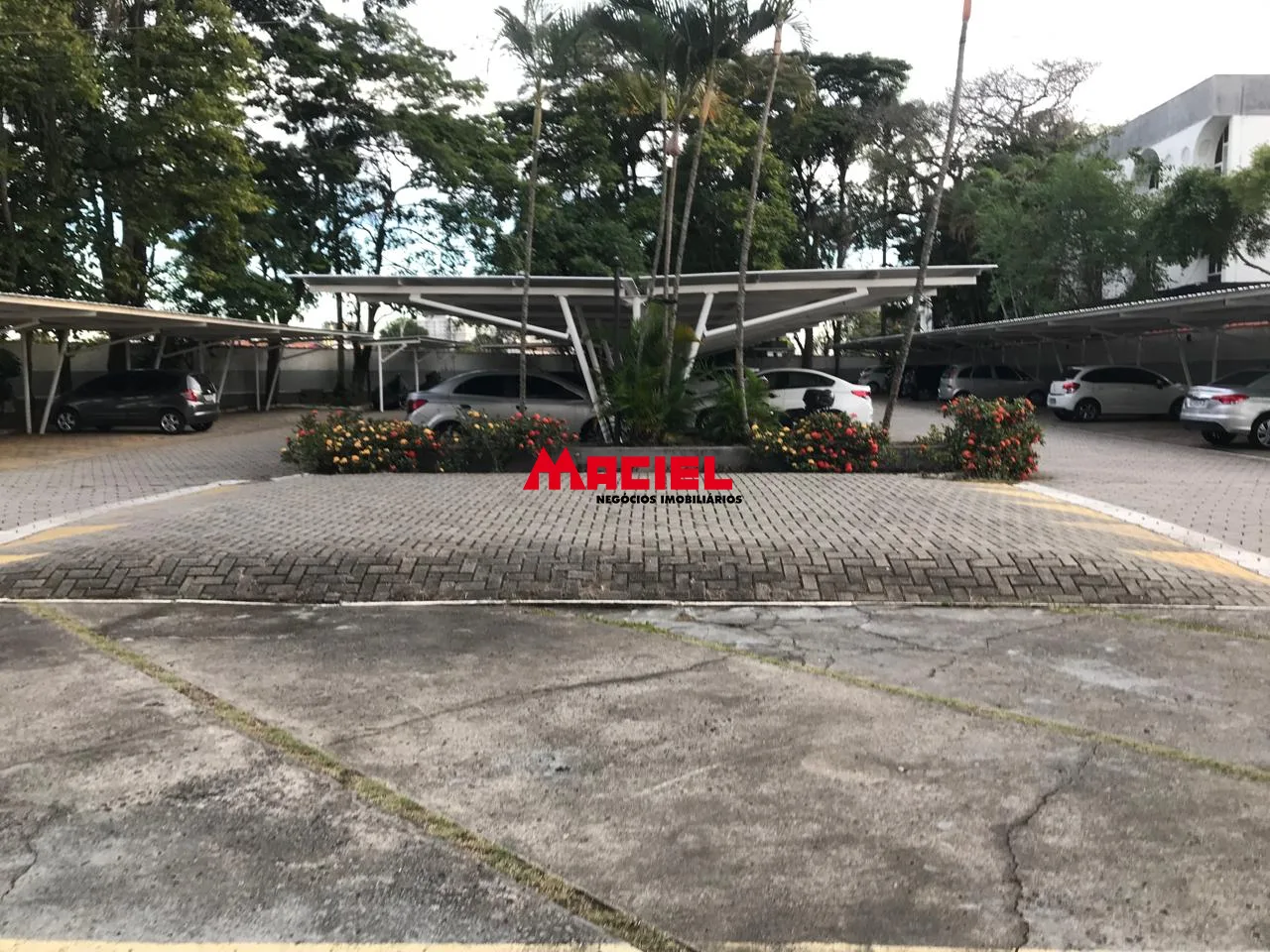 Alugar Apartamento / Padr&atilde;o em S&atilde;o Jos&eacute; dos Campos R$ 2.500,00 - Foto 14