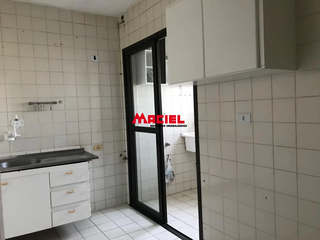Alugar Apartamento / Padr&atilde;o em S&atilde;o Jos&eacute; dos Campos R$ 2.500,00 - Foto 5