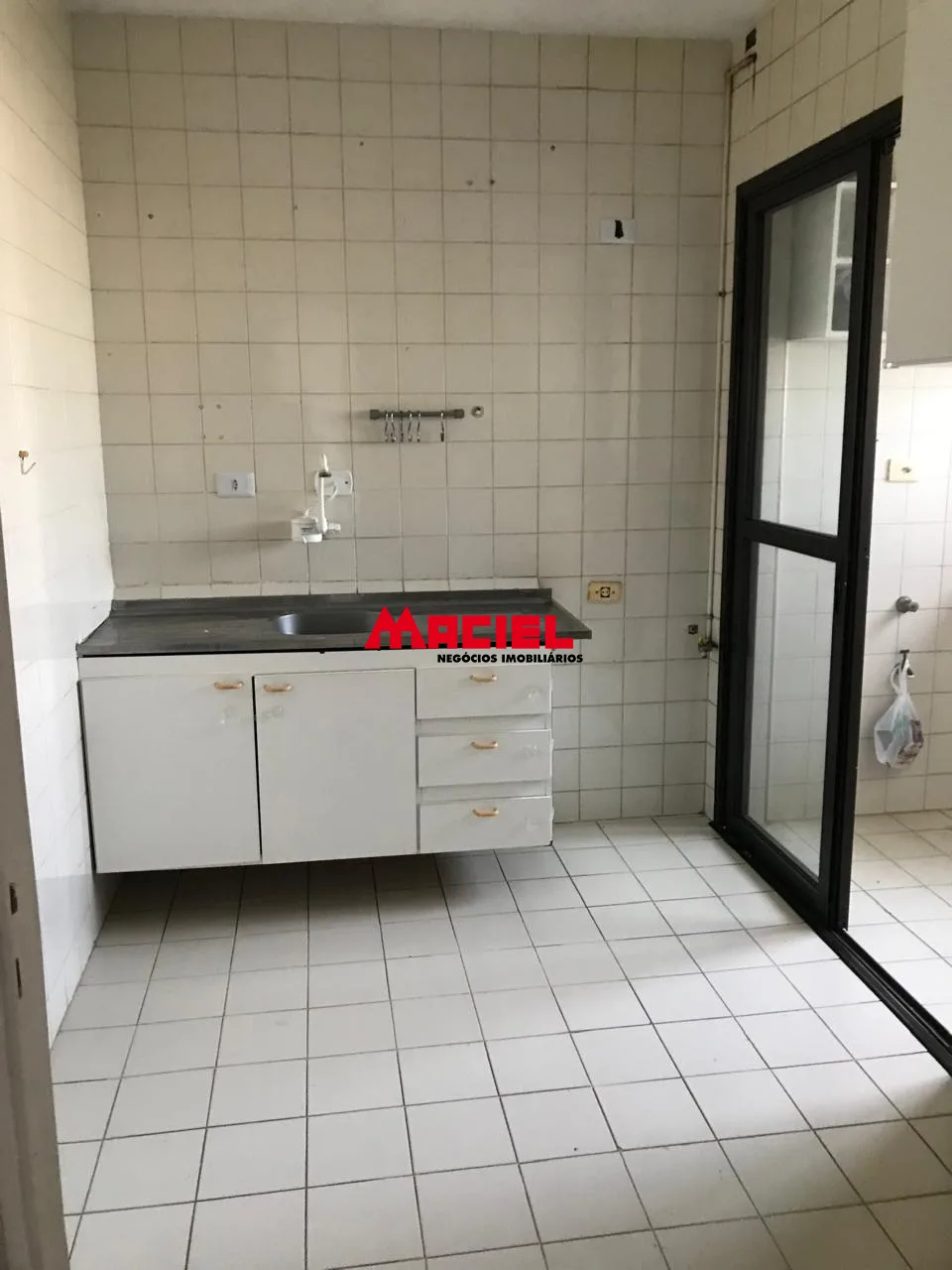 Alugar Apartamento / Padr&atilde;o em S&atilde;o Jos&eacute; dos Campos R$ 2.500,00 - Foto 6