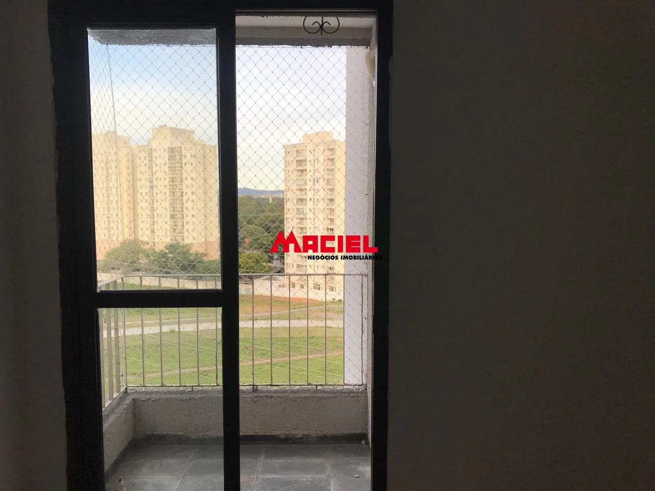 Alugar Apartamento / Padr&atilde;o em S&atilde;o Jos&eacute; dos Campos R$ 2.500,00 - Foto 2
