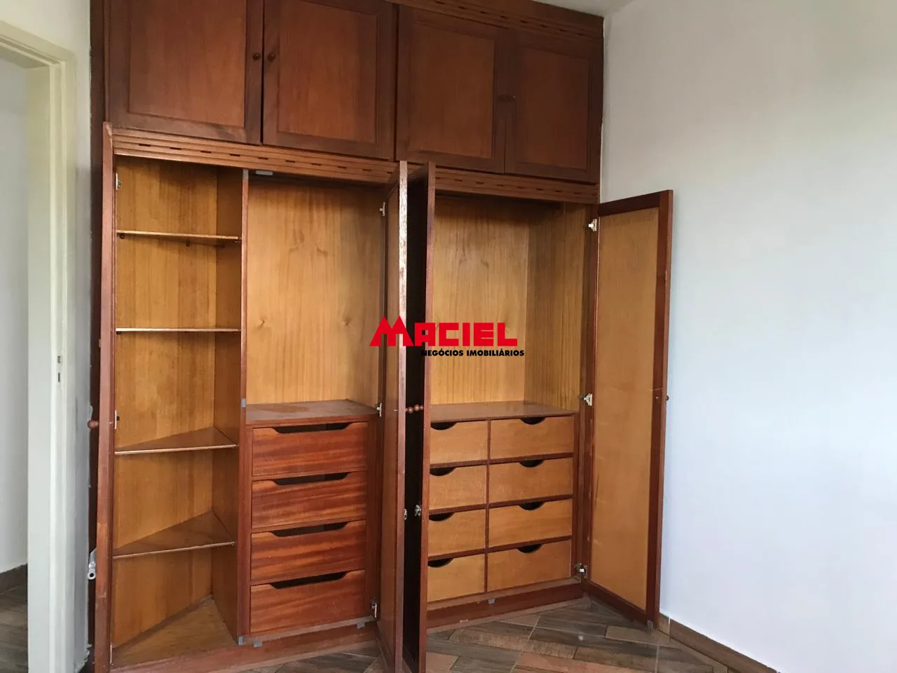 Alugar Apartamento / Padr&atilde;o em S&atilde;o Jos&eacute; dos Campos R$ 2.500,00 - Foto 10