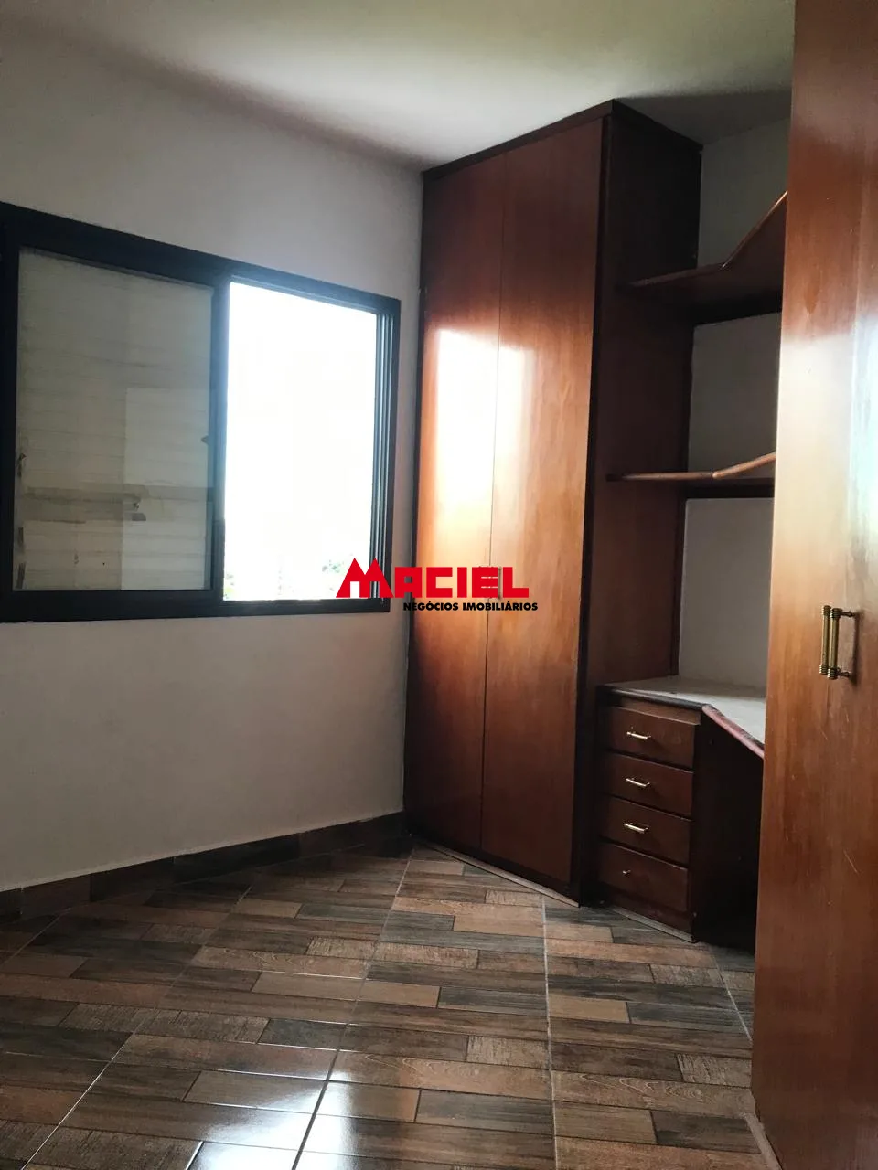 Alugar Apartamento / Padr&atilde;o em S&atilde;o Jos&eacute; dos Campos R$ 2.500,00 - Foto 8