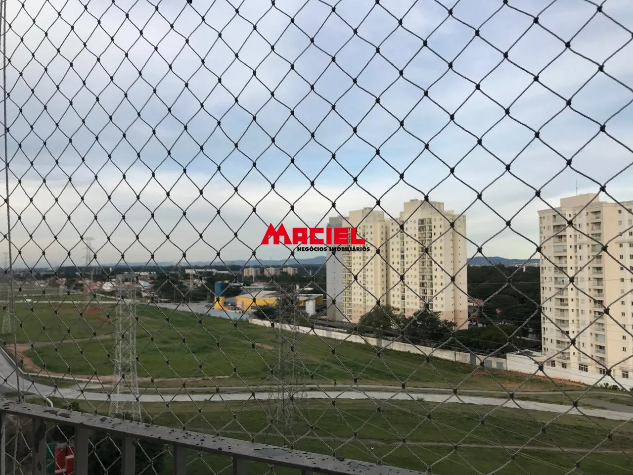 Alugar Apartamento / Padr&atilde;o em S&atilde;o Jos&eacute; dos Campos R$ 2.500,00 - Foto 3