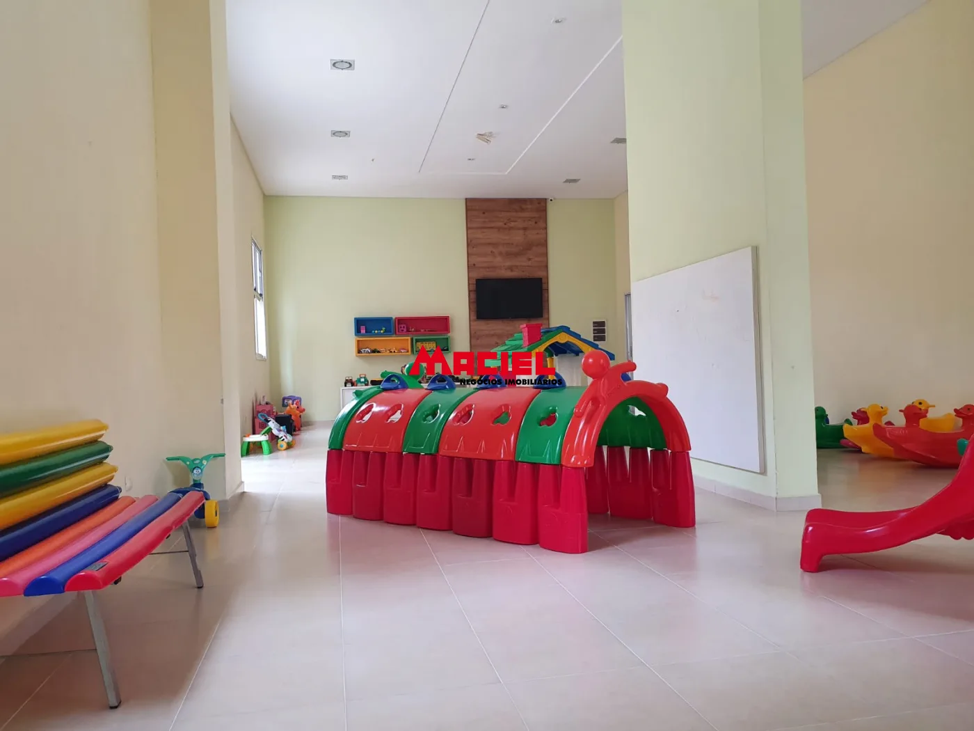 Alugar Apartamento / Padr&atilde;o em S&atilde;o Jos&eacute; dos Campos R$ 4.200,00 - Foto 3