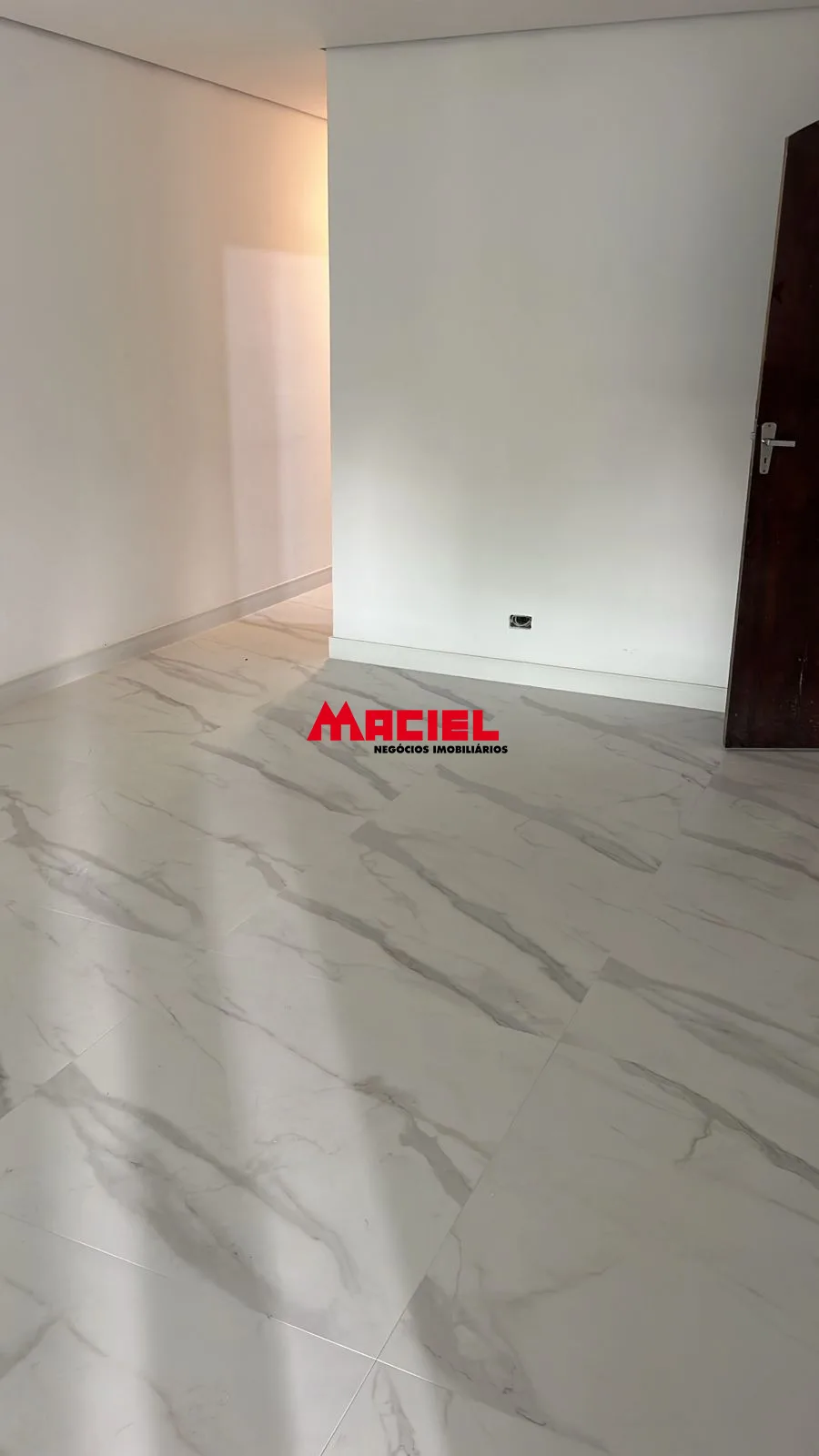 Alugar Casa / Padr&atilde;o em S&atilde;o Jos&eacute; dos Campos R$ 3.750,00 - Foto 4