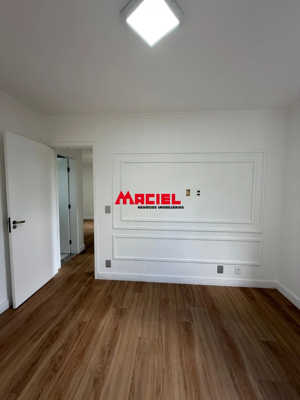 Alugar Apartamento / Padr&atilde;o em S&atilde;o Jos&eacute; dos Campos R$ 2.300,00 - Foto 2