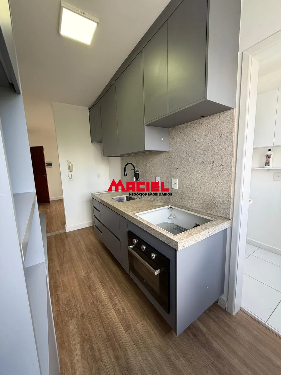 Alugar Apartamento / Padr&atilde;o em S&atilde;o Jos&eacute; dos Campos R$ 2.300,00 - Foto 5