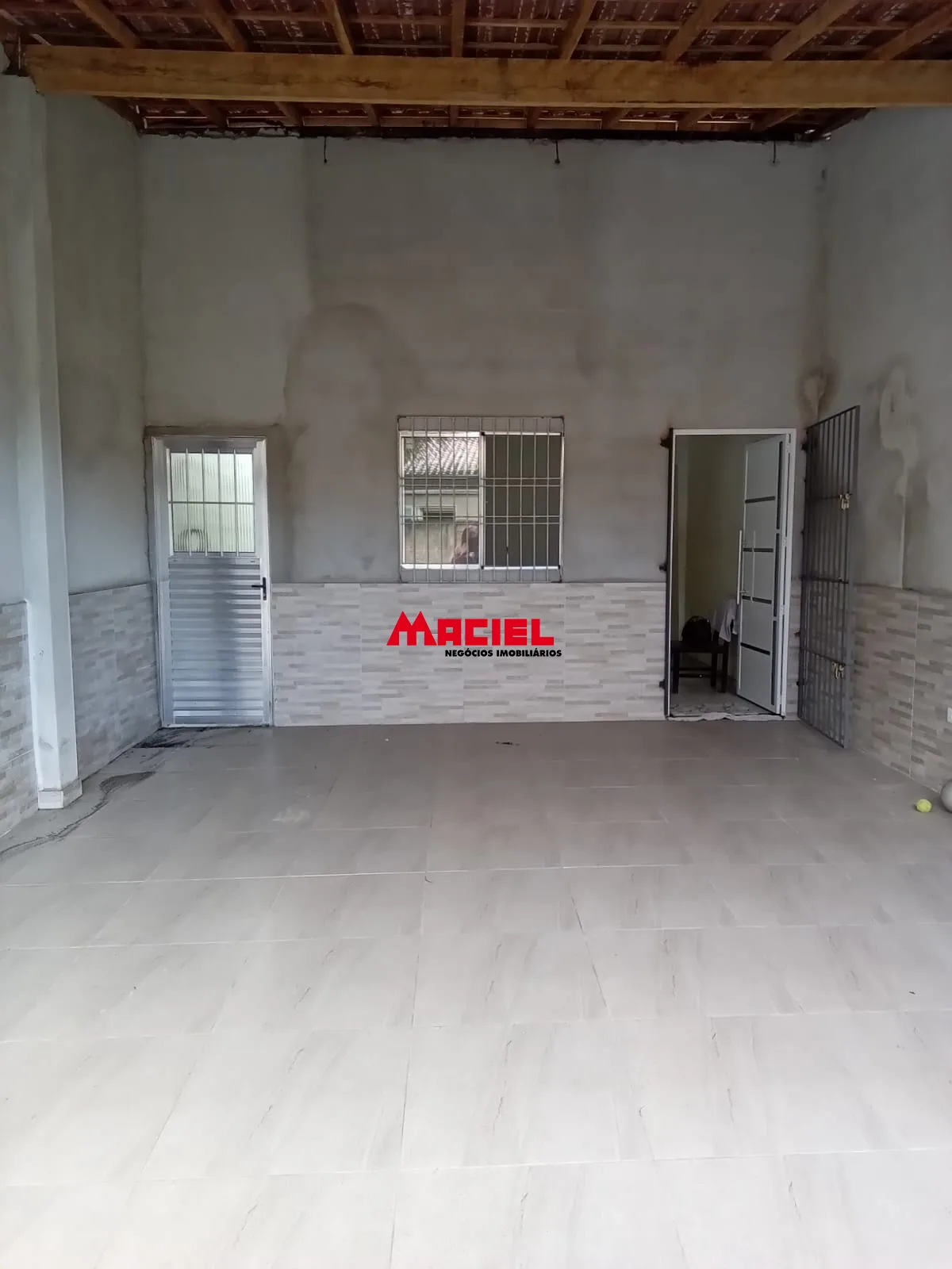 Comprar Casa / Padr&atilde;o em Caraguatatuba R$ 400.000,00 - Foto 1