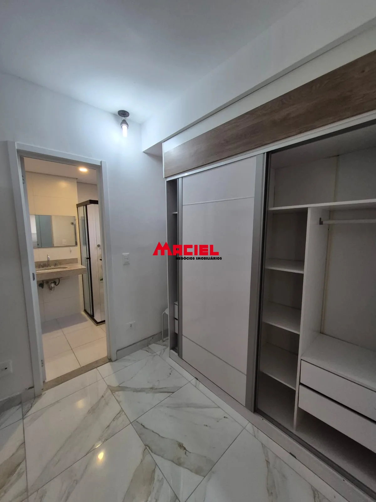 Alugar Apartamento / Duplex em S&atilde;o Jos&eacute; dos Campos R$ 3.950,00 - Foto 11