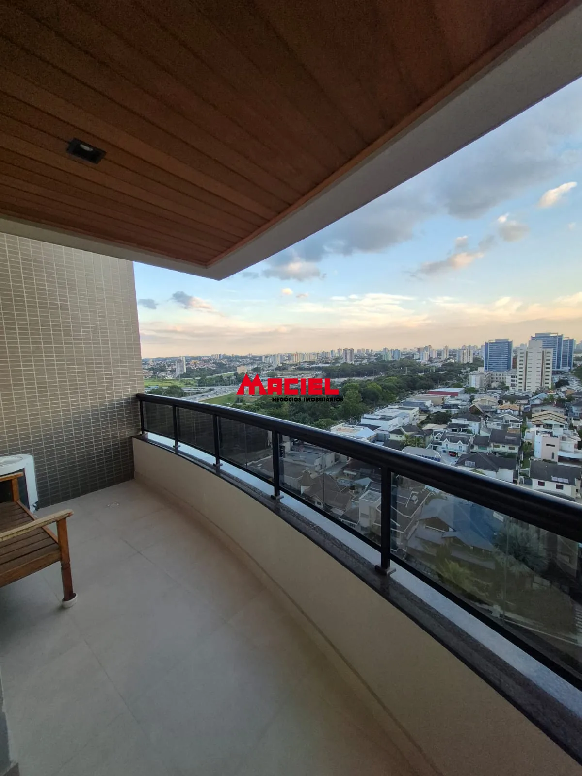 Alugar Apartamento / Duplex em S&atilde;o Jos&eacute; dos Campos R$ 3.950,00 - Foto 17