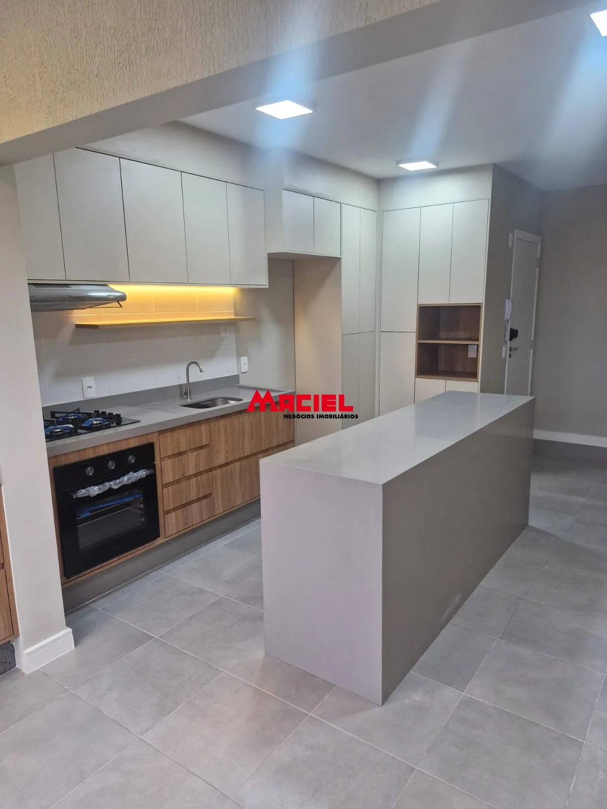 Alugar Apartamento / Padr&atilde;o em S&atilde;o Jos&eacute; dos Campos R$ 4.200,00 - Foto 1