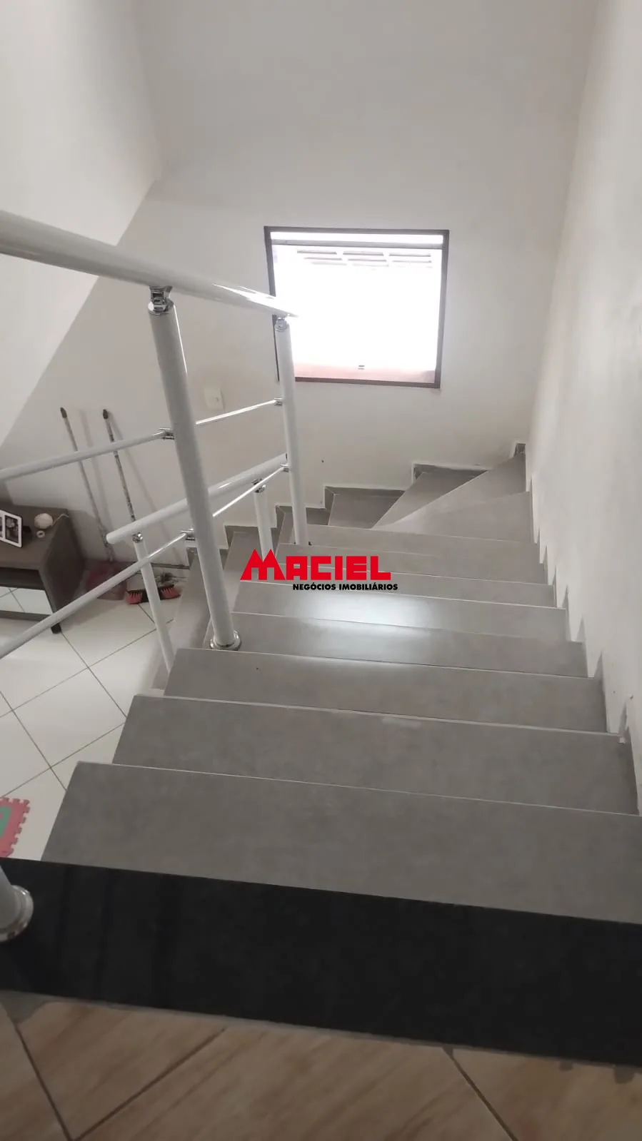 Comprar Casa / Sobrado em S&atilde;o Jos&eacute; dos Campos R$ 450.000,00 - Foto 2
